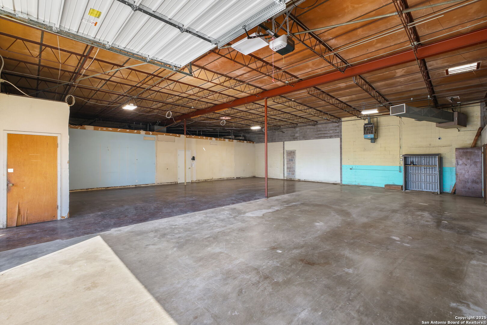 main property photo 17