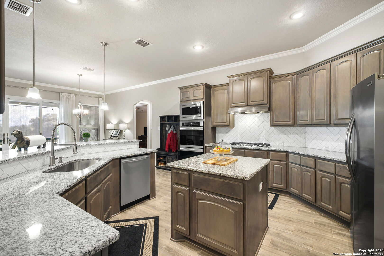 property viewer photo 13