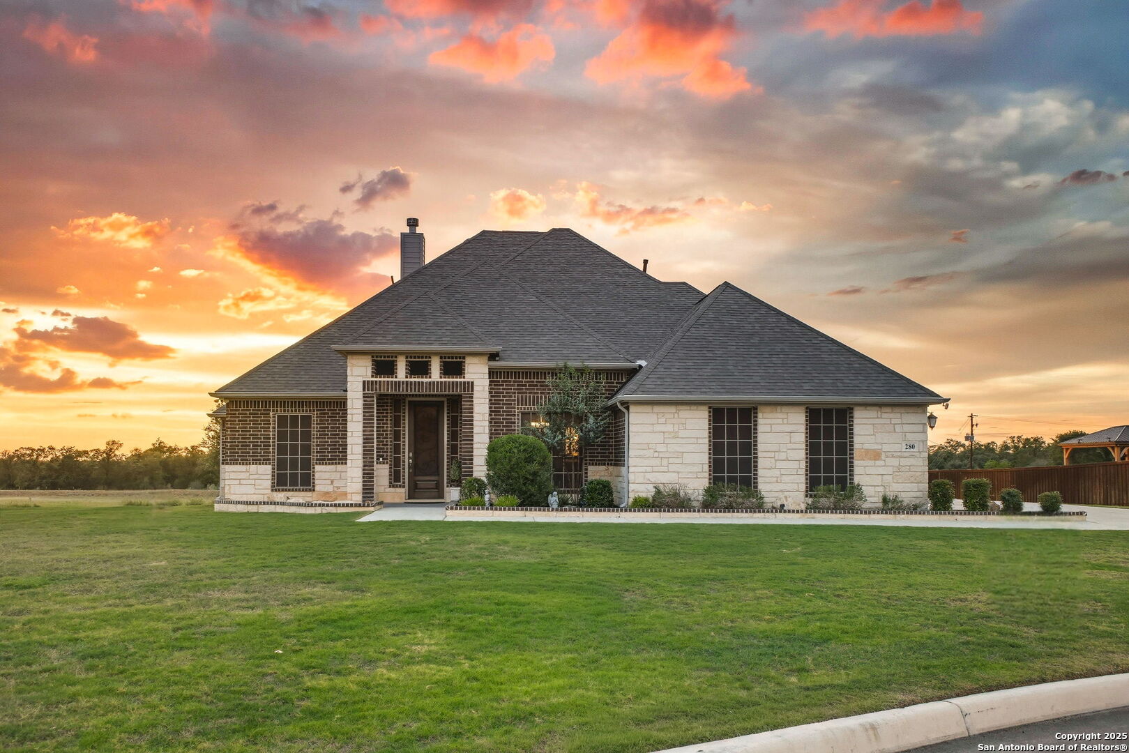 property viewer photo 2
