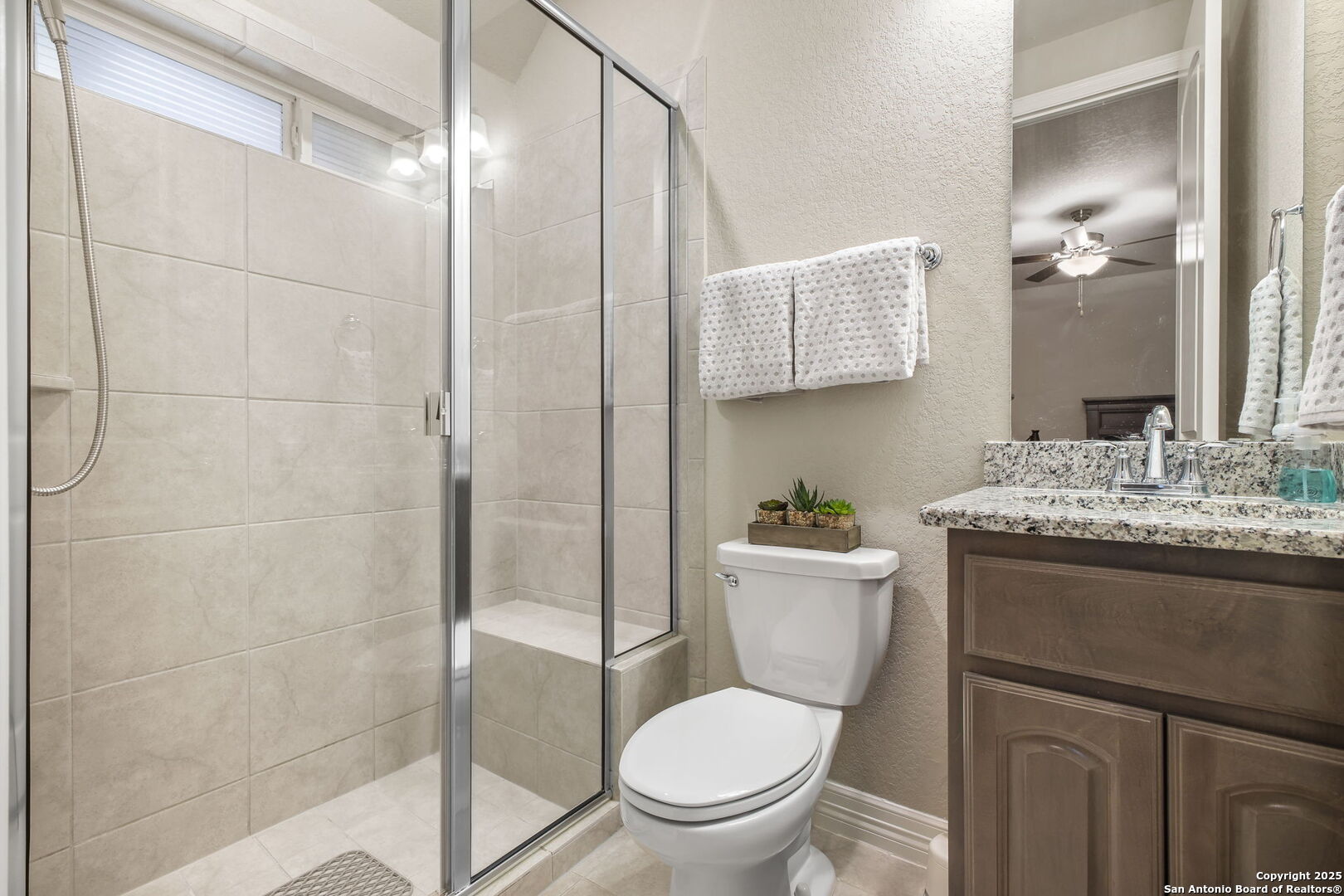 property viewer photo 23