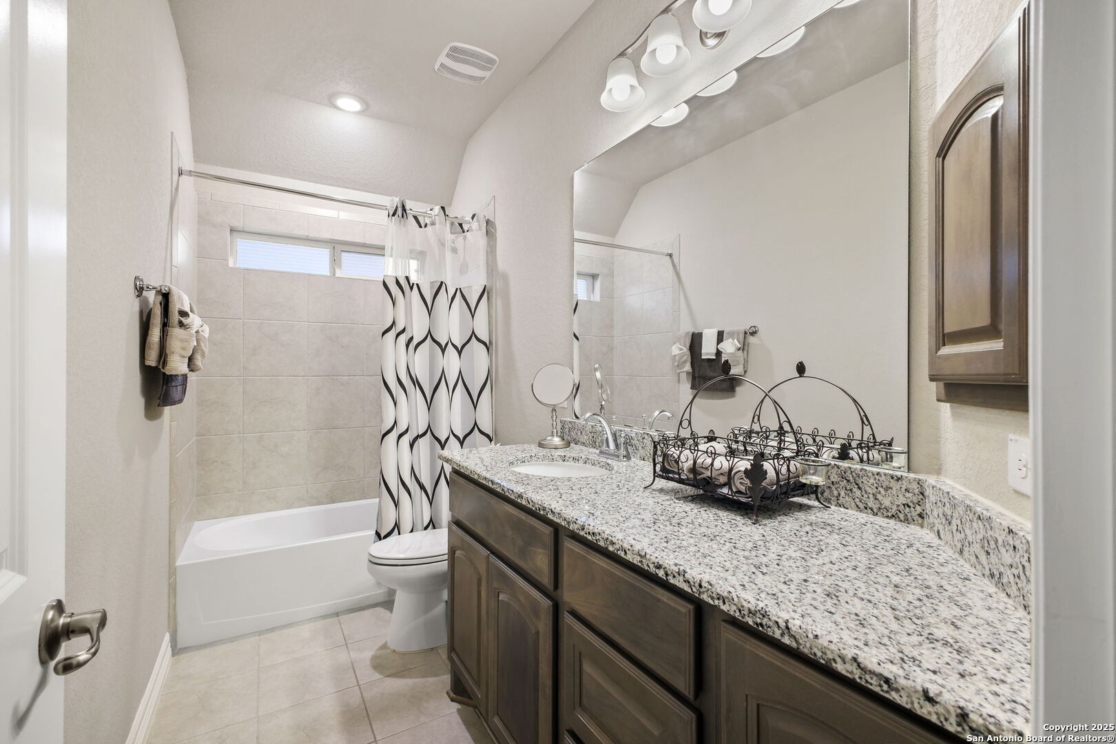 property viewer photo 25