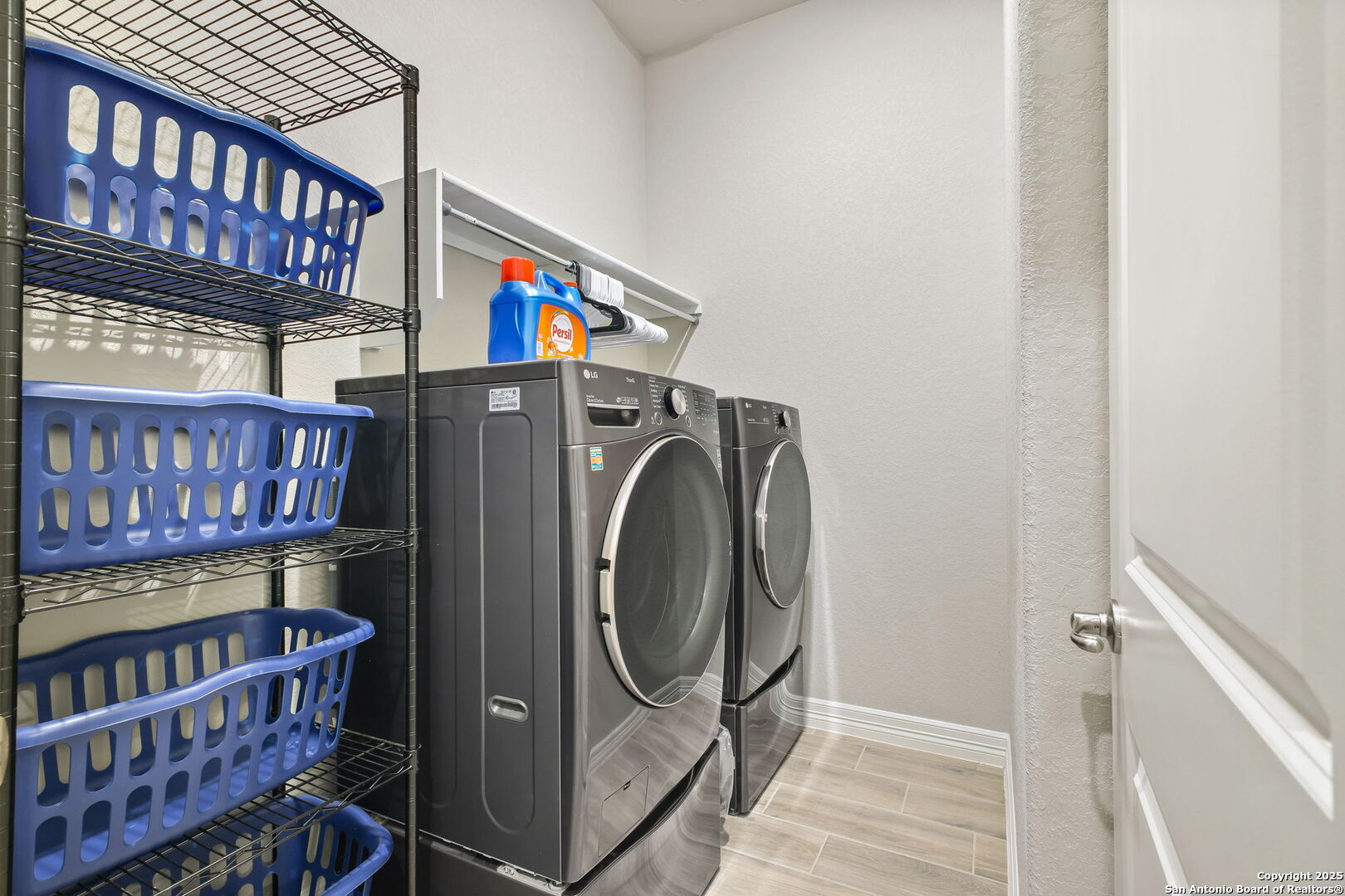 property viewer photo 28