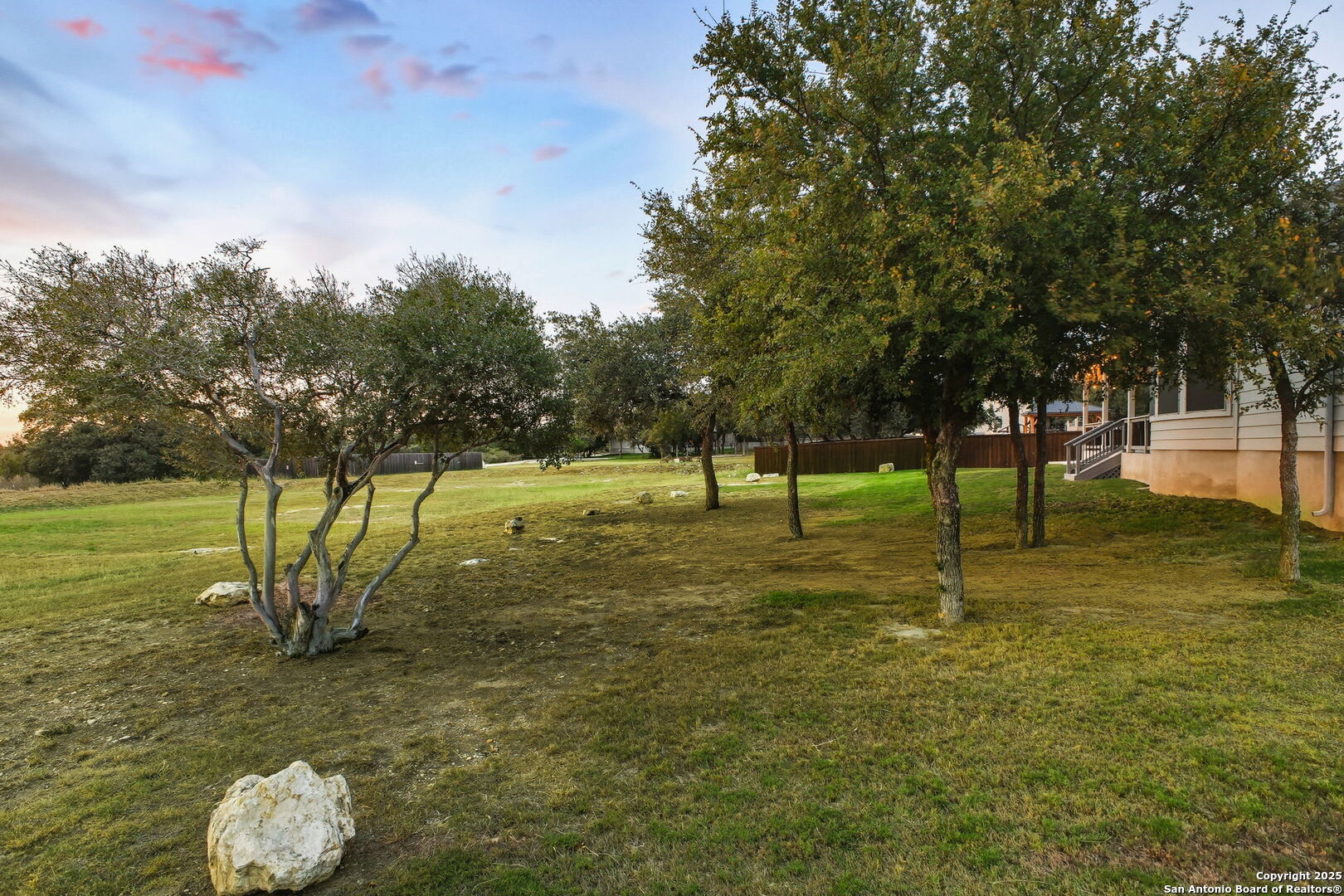 property viewer photo 36