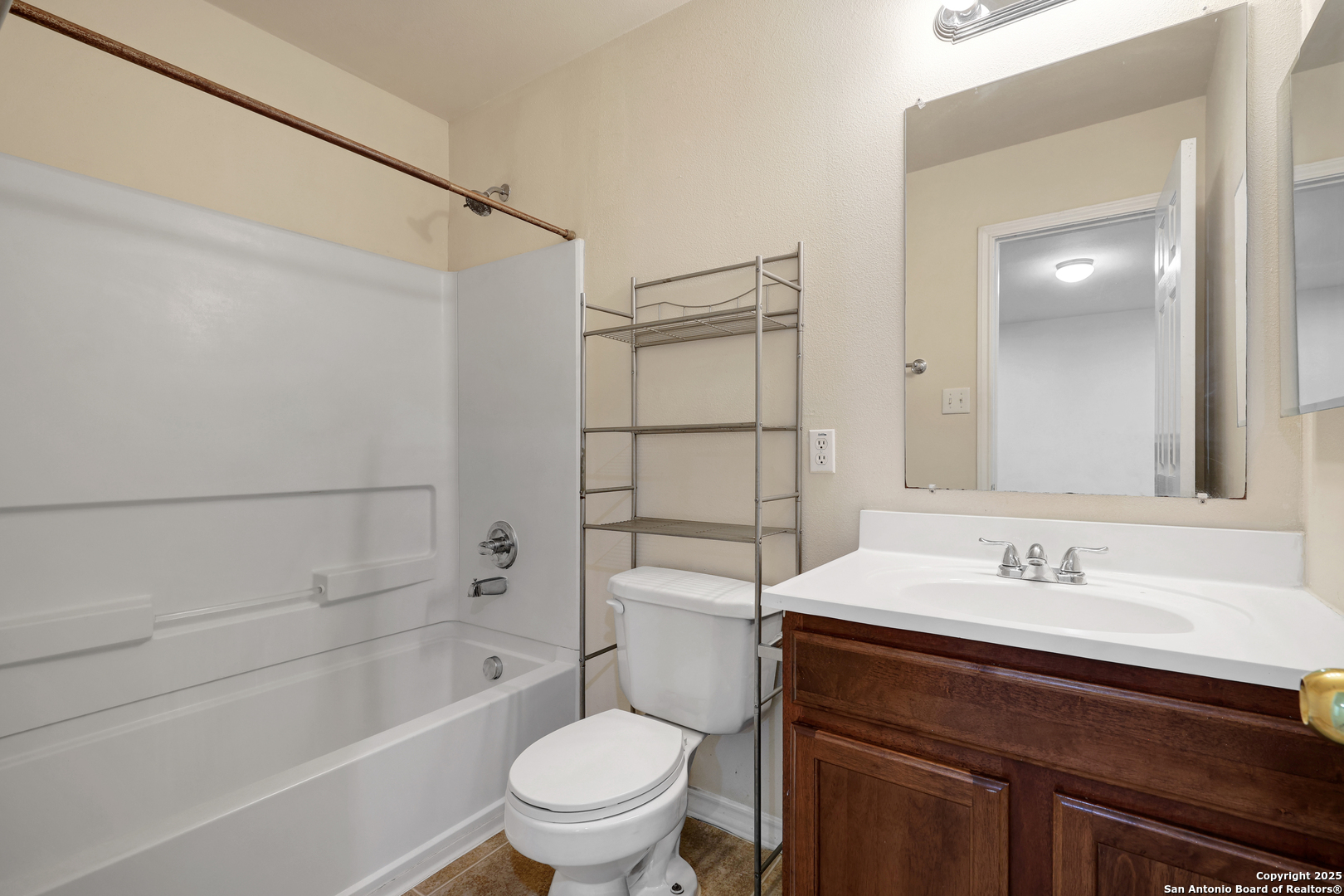 property viewer photo 12