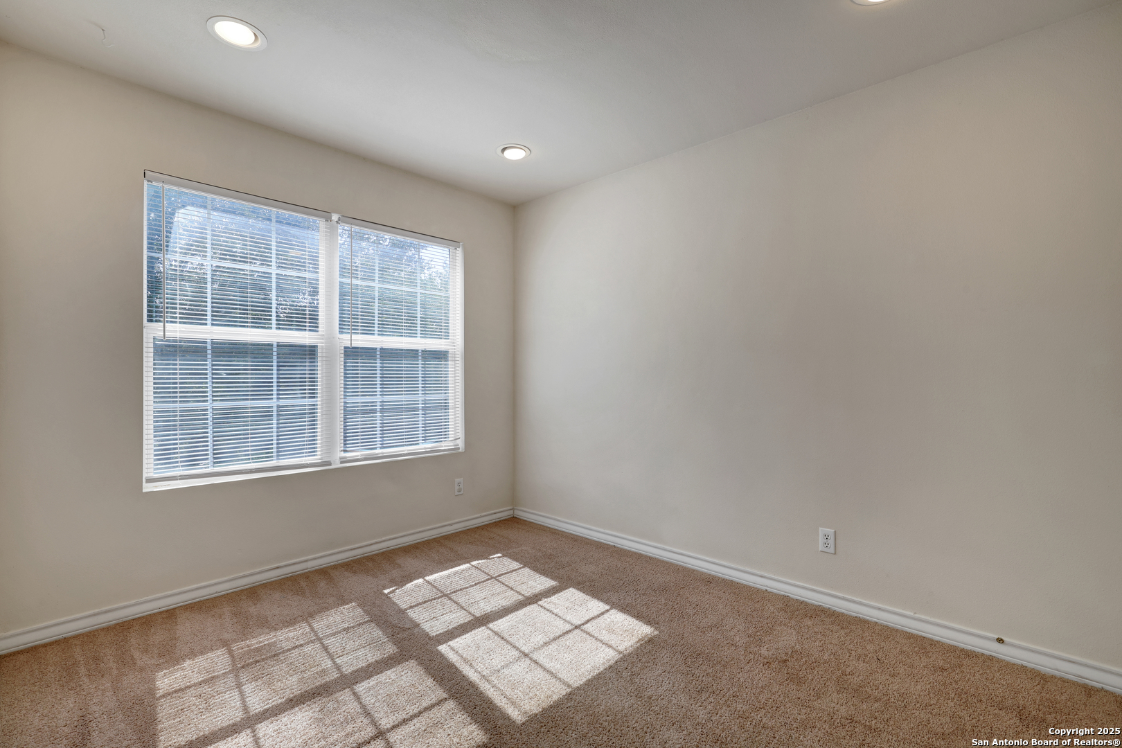 property viewer photo 14