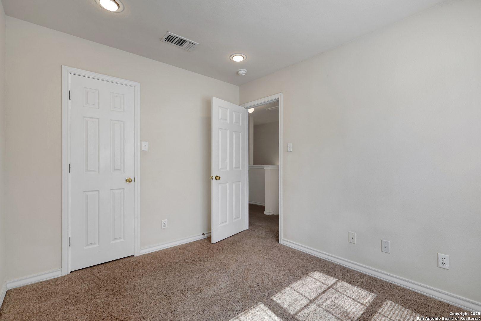 property viewer photo 15