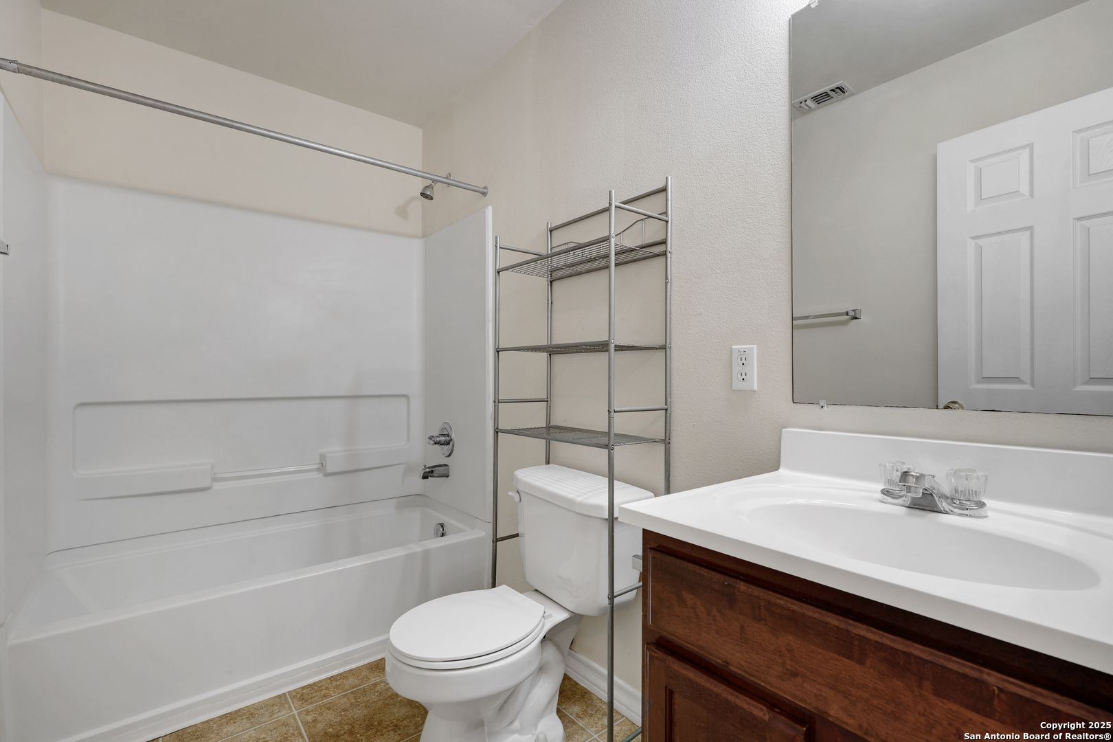 property viewer photo 16