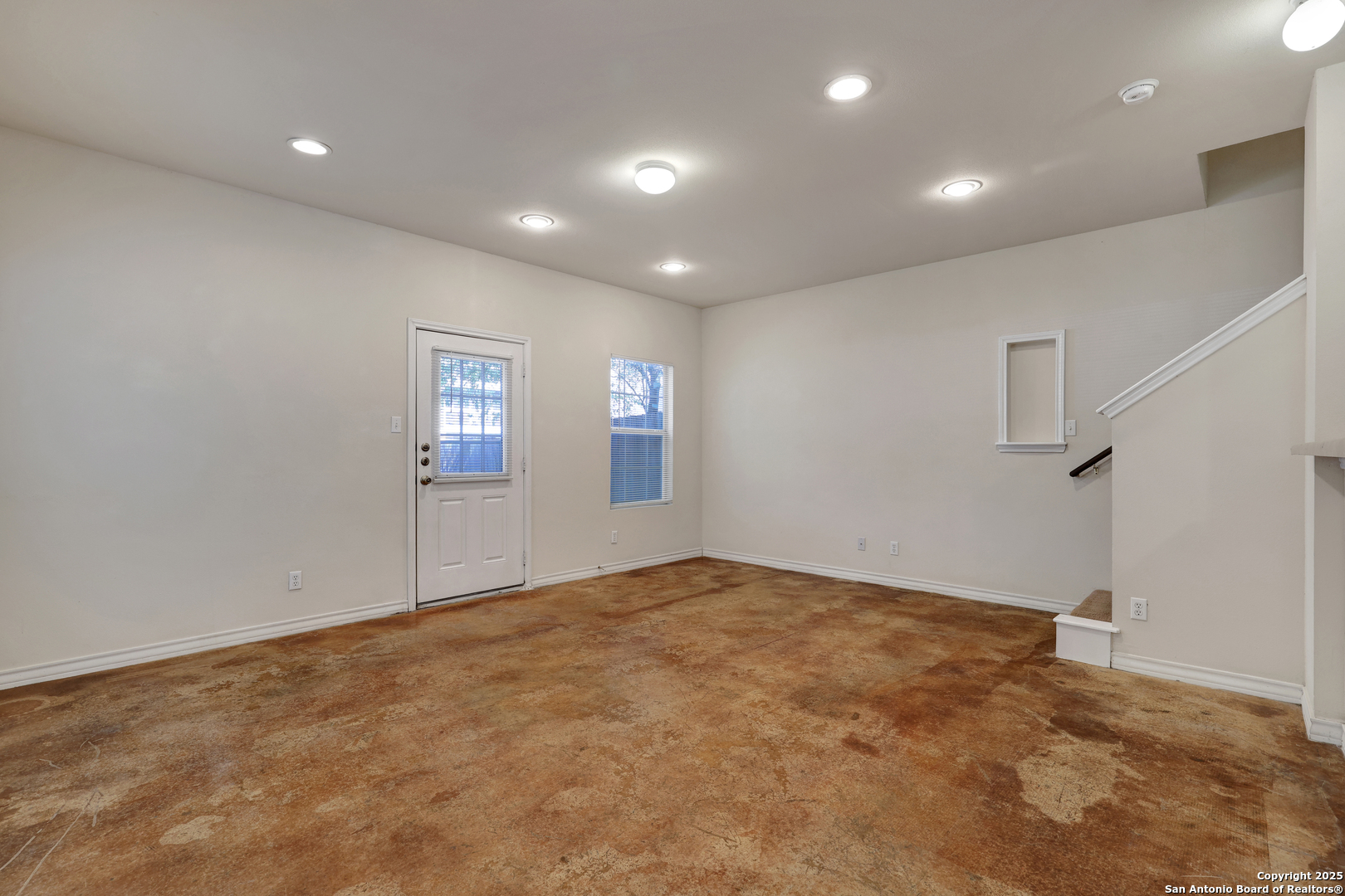 property viewer photo 5