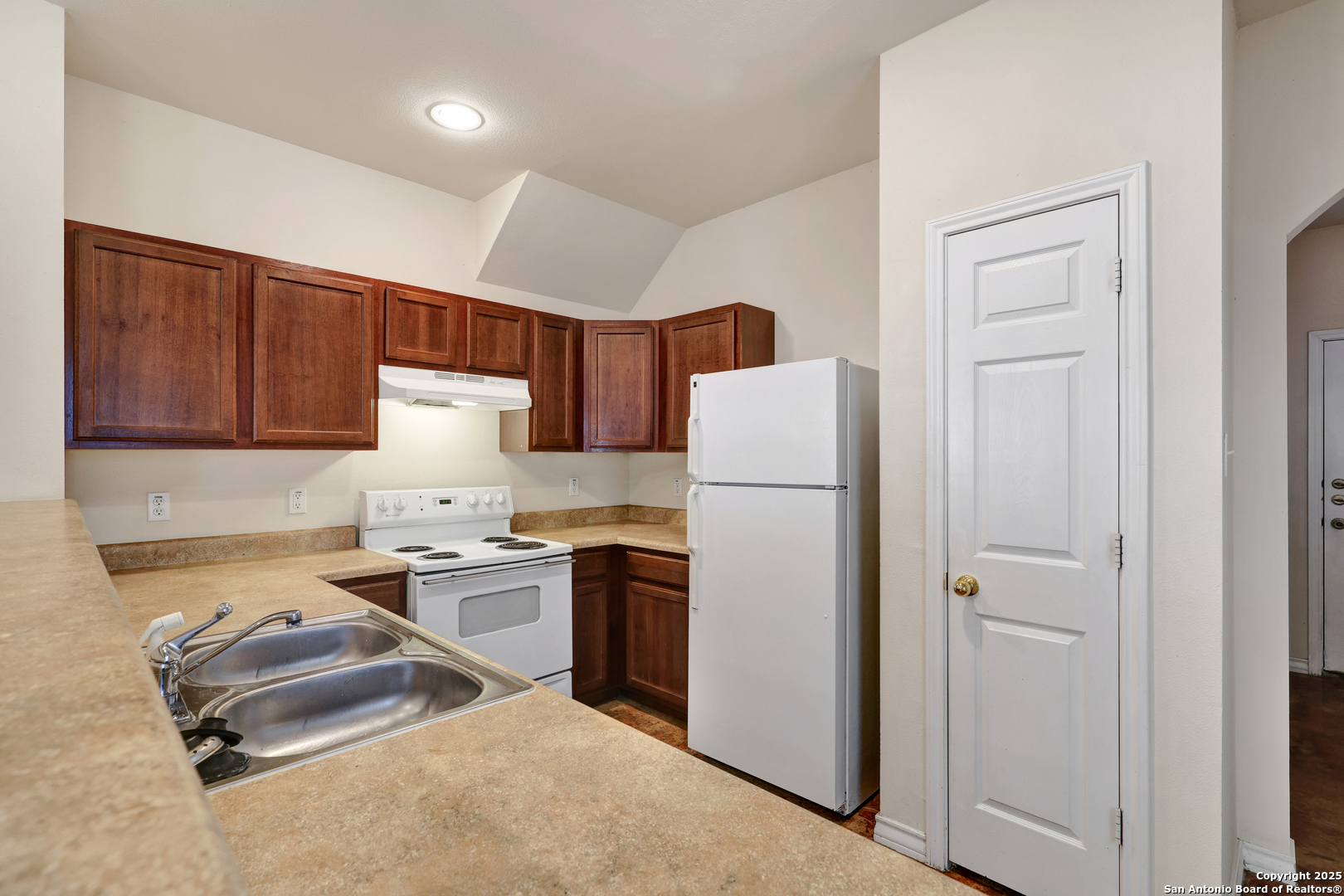 property viewer photo 7