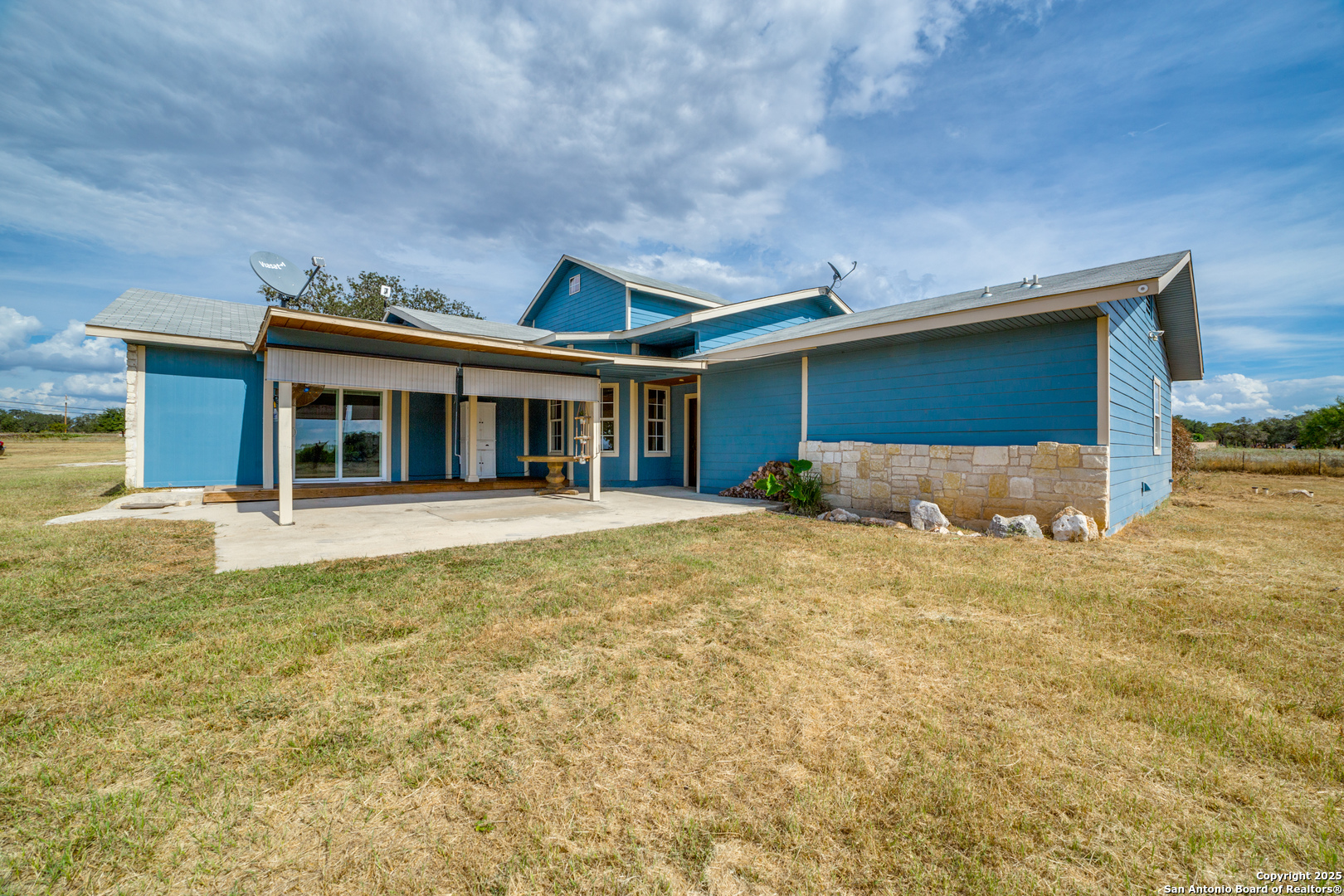 main property photo 20