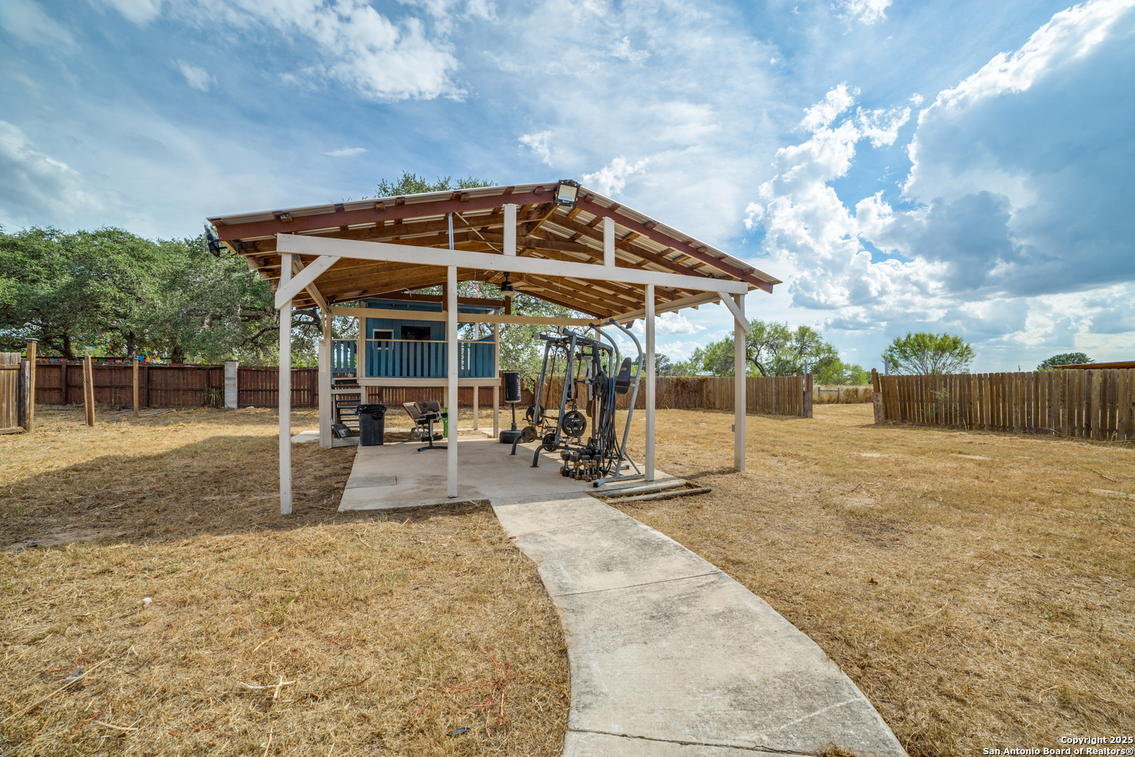 main property photo 21