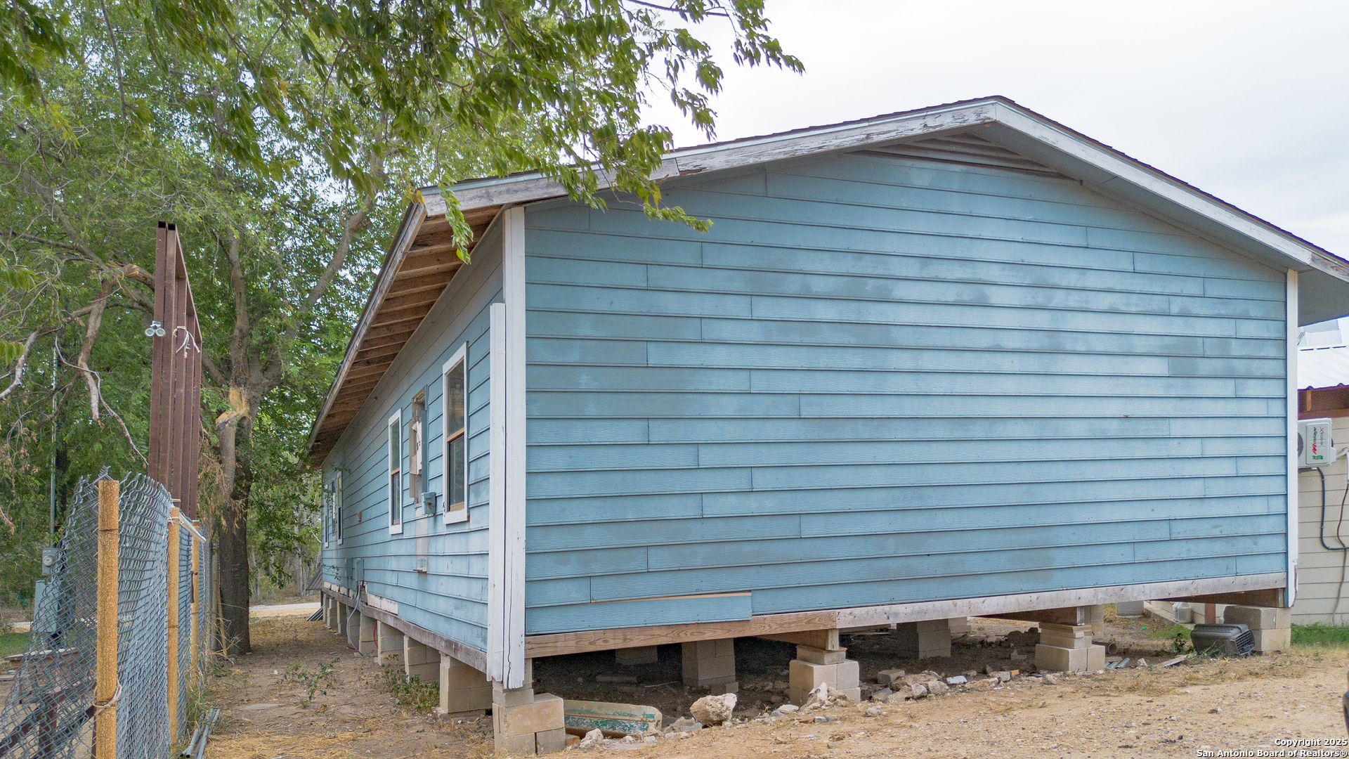 main property photo 8