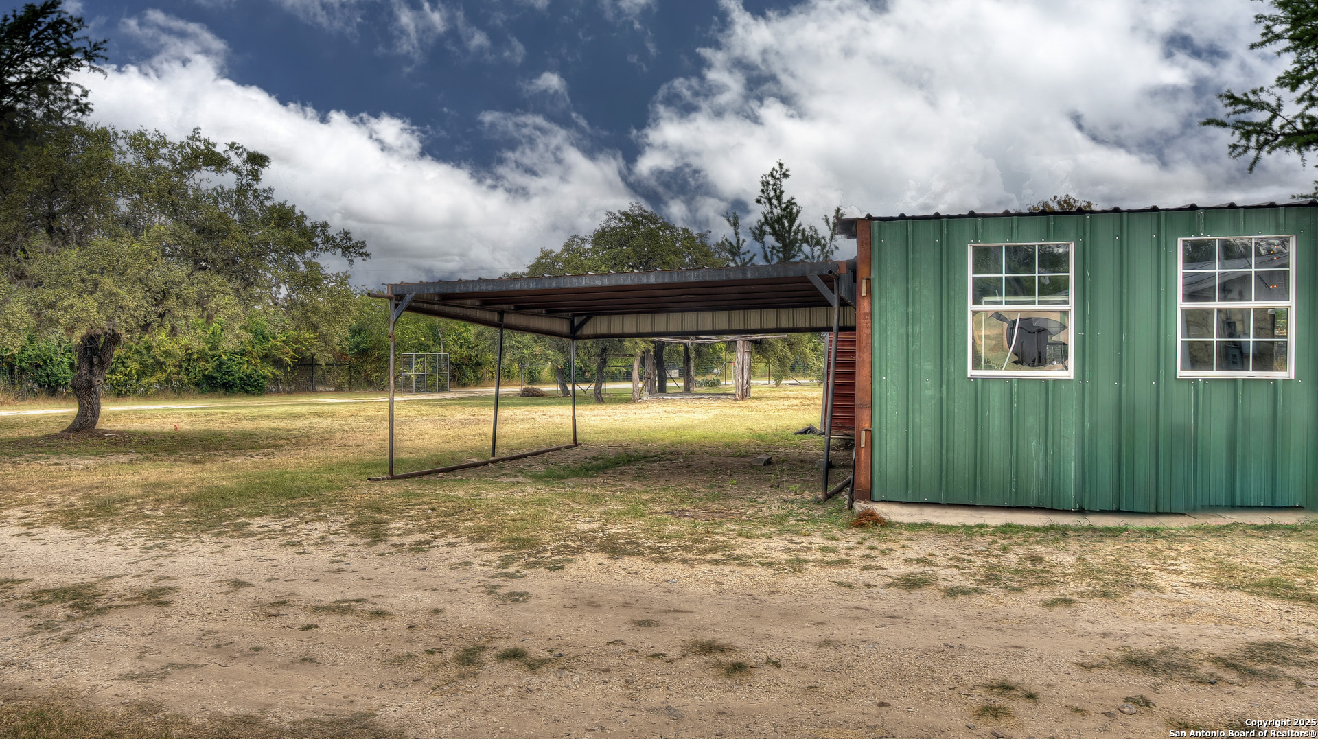 main property photo 3