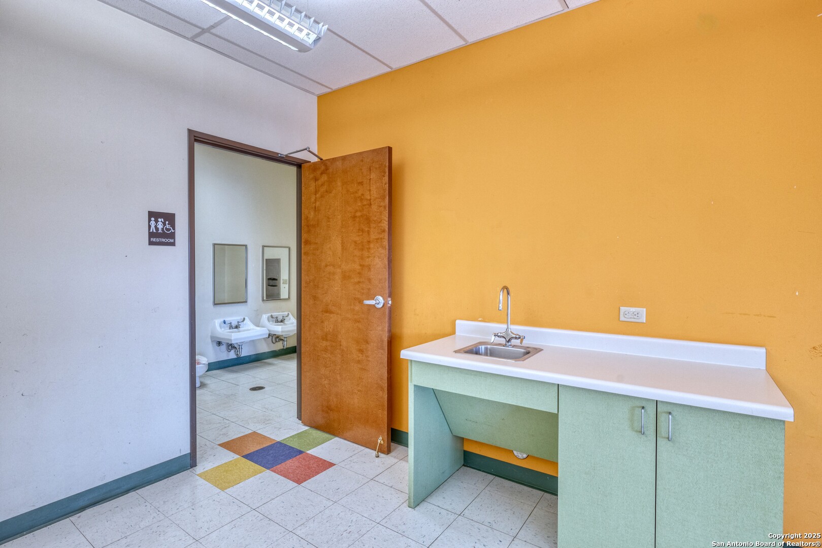 main property photo 15