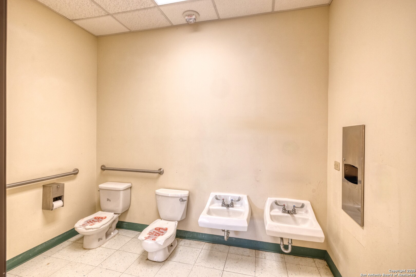 main property photo 34