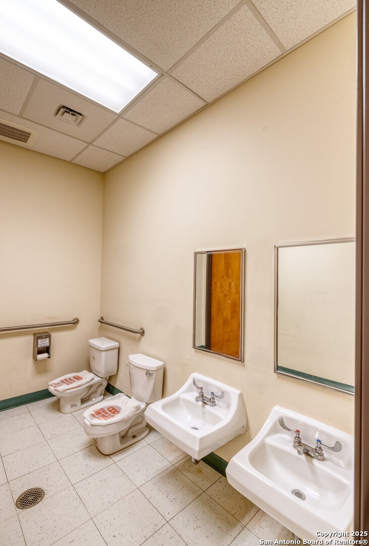 main property photo 39