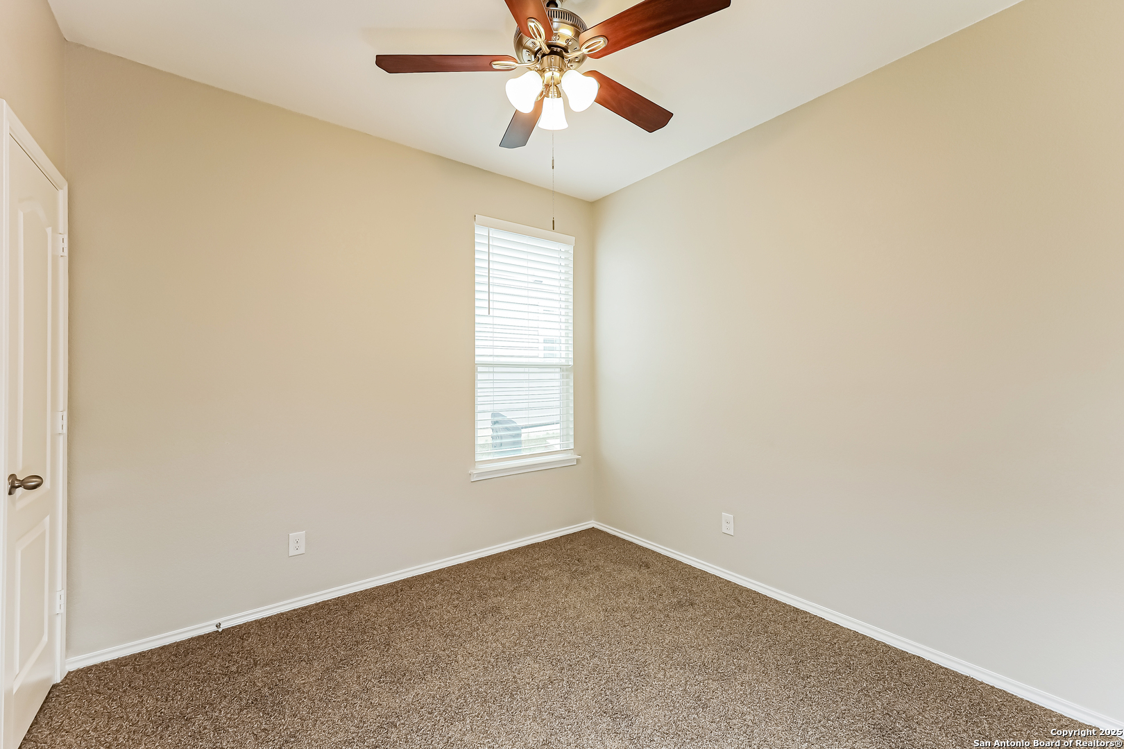 property viewer photo 10