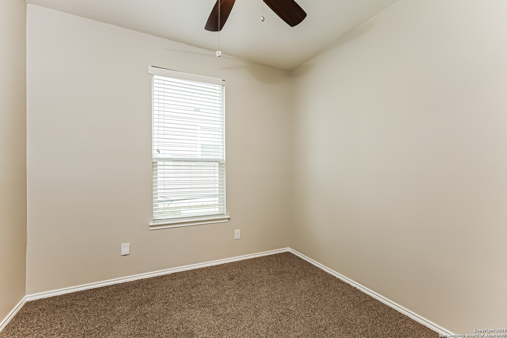 property viewer photo 11