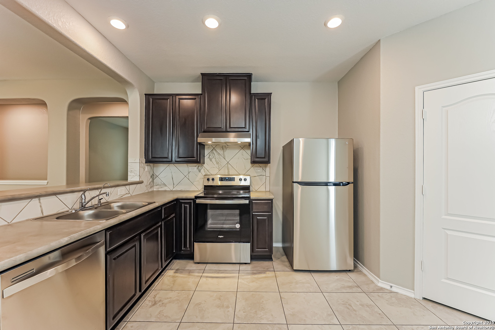 property viewer photo 2