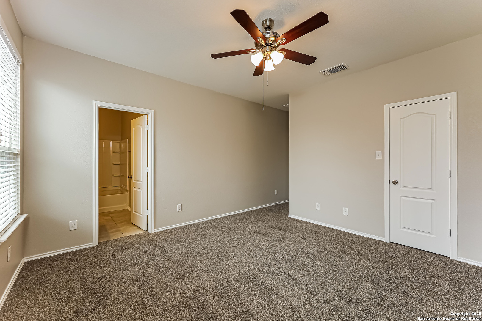 property viewer photo 4