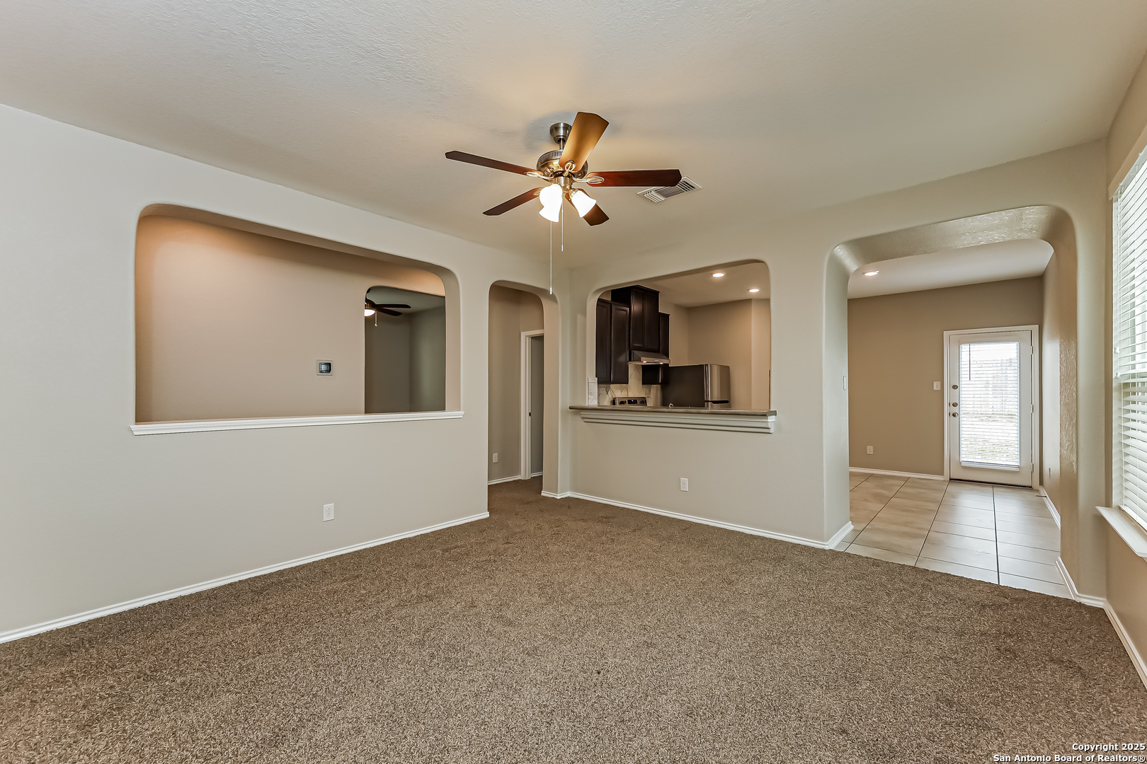 property viewer photo 6