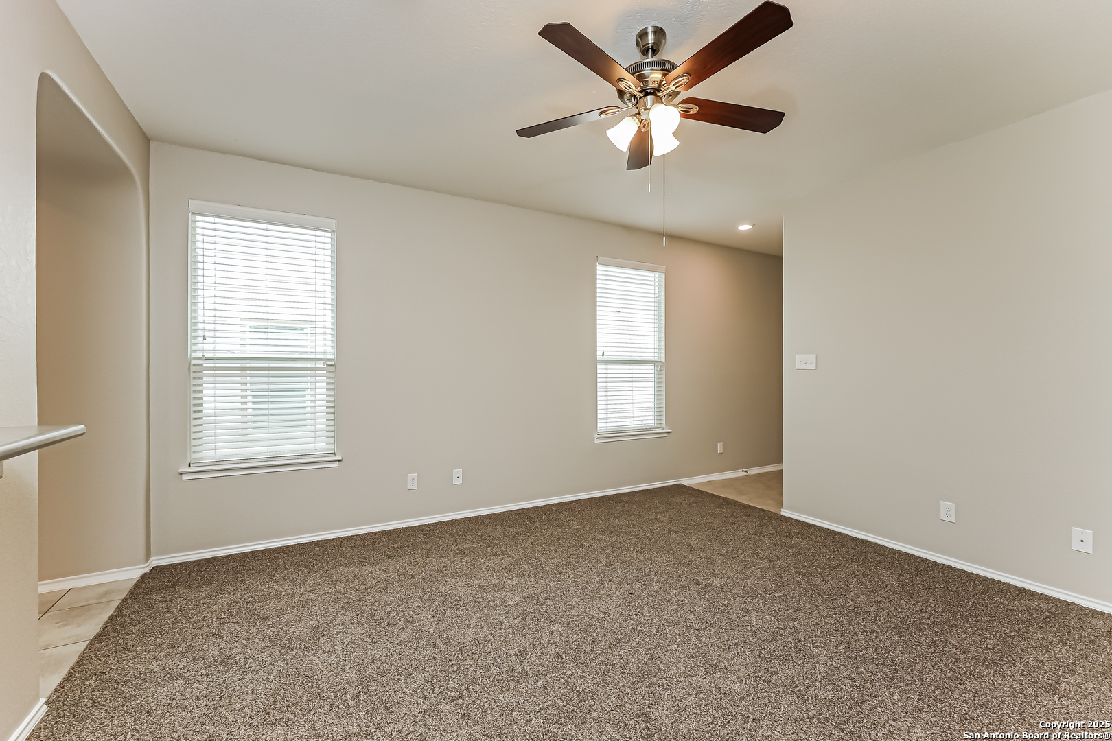 property viewer photo 7