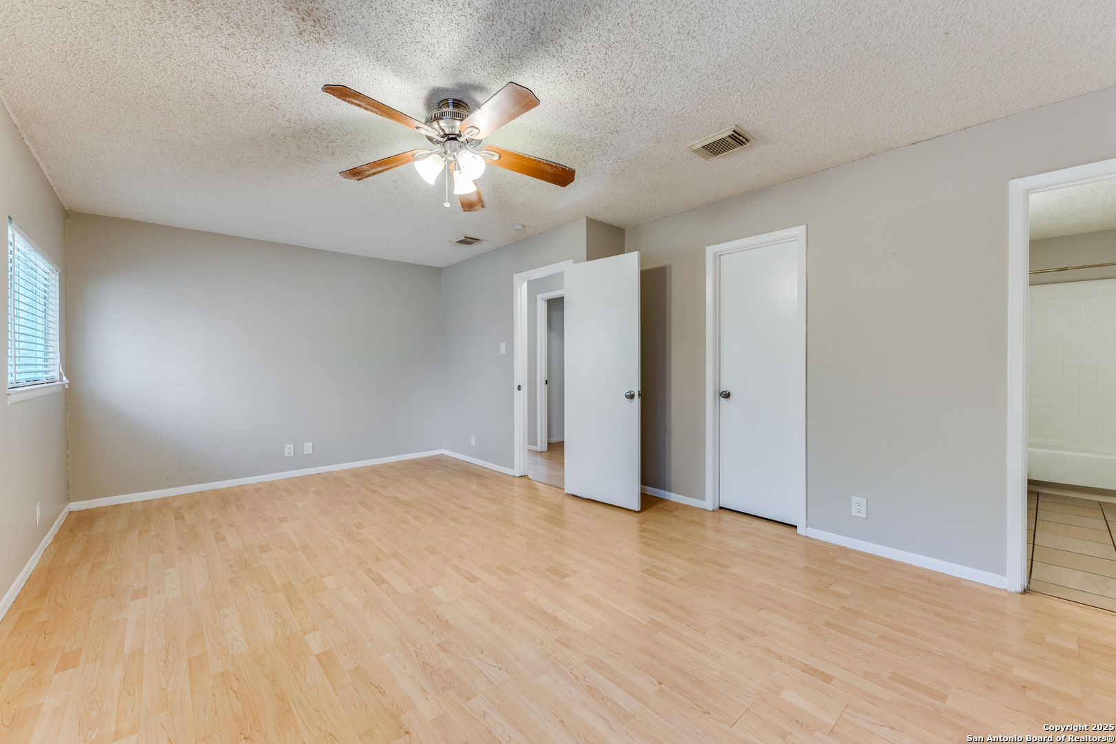 property viewer photo 10