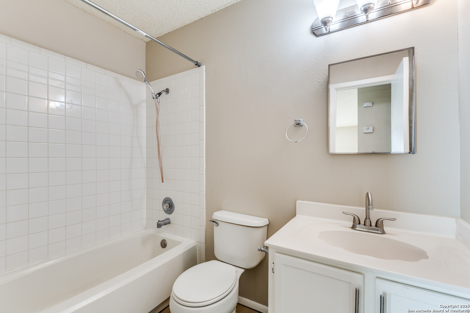 property viewer photo 15