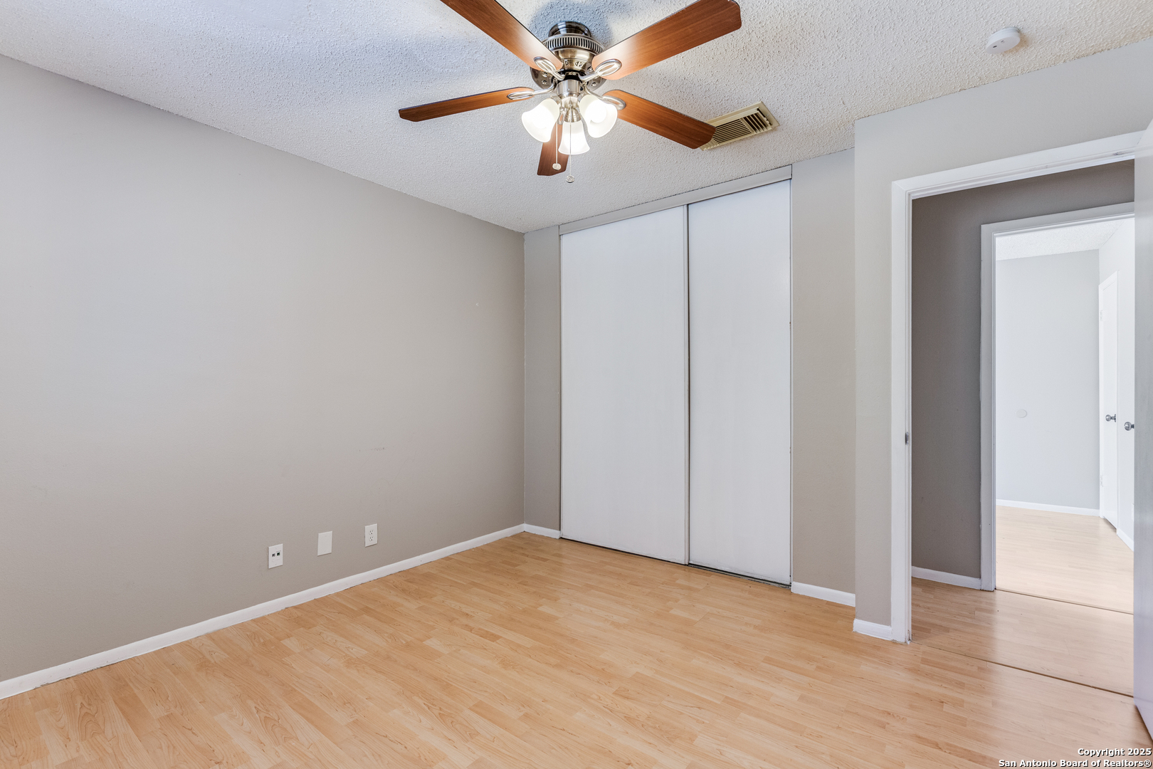 property viewer photo 17