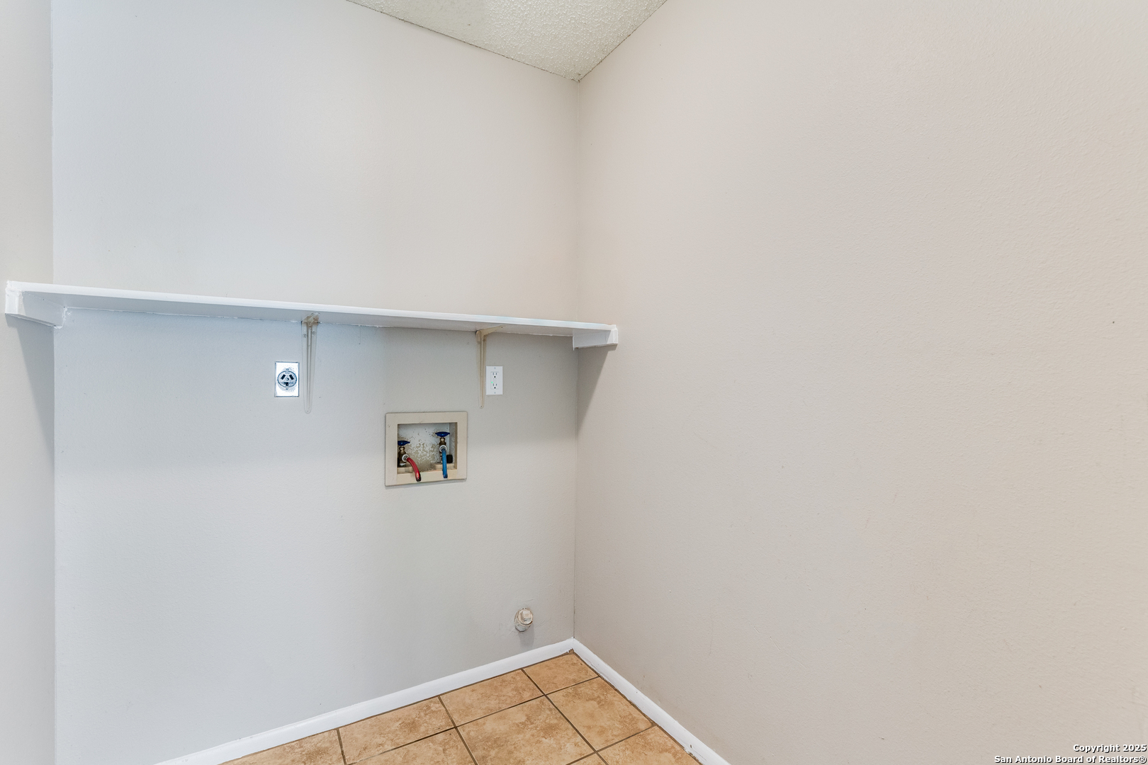 property viewer photo 19