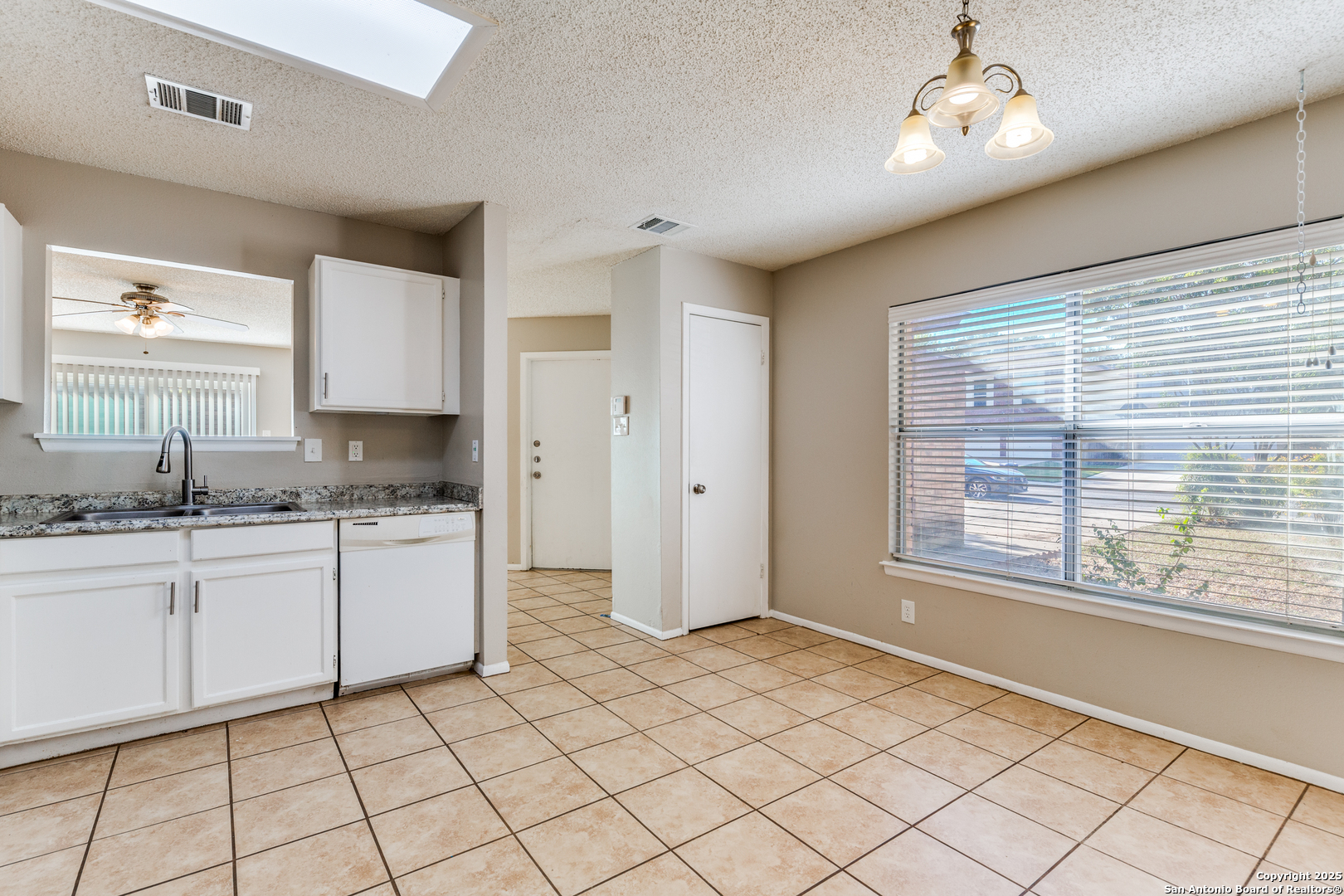 property viewer photo 3