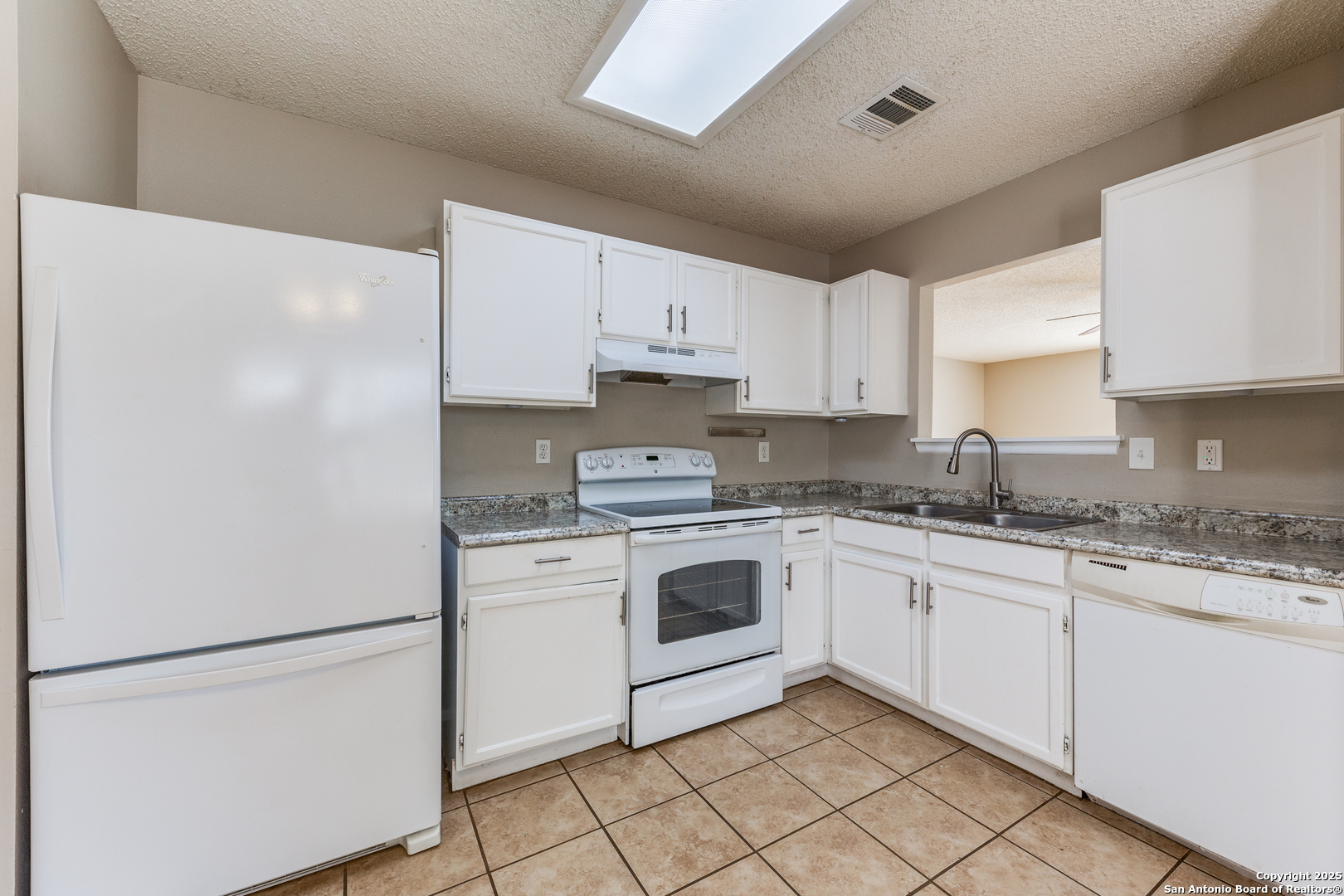 property viewer photo 6