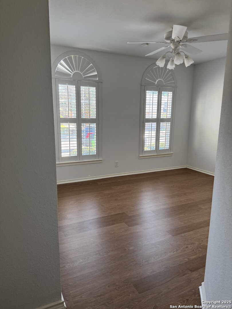 property viewer photo 18
