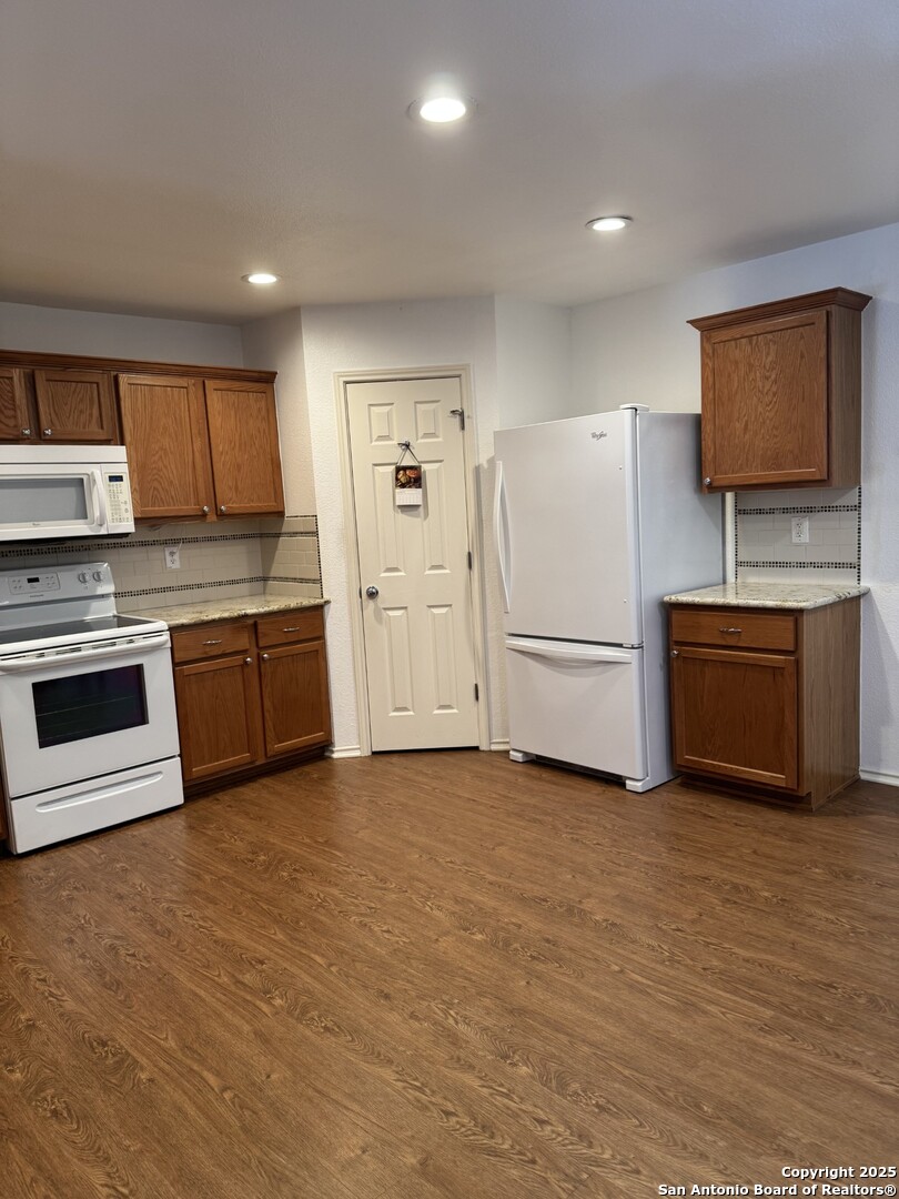 property viewer photo 8
