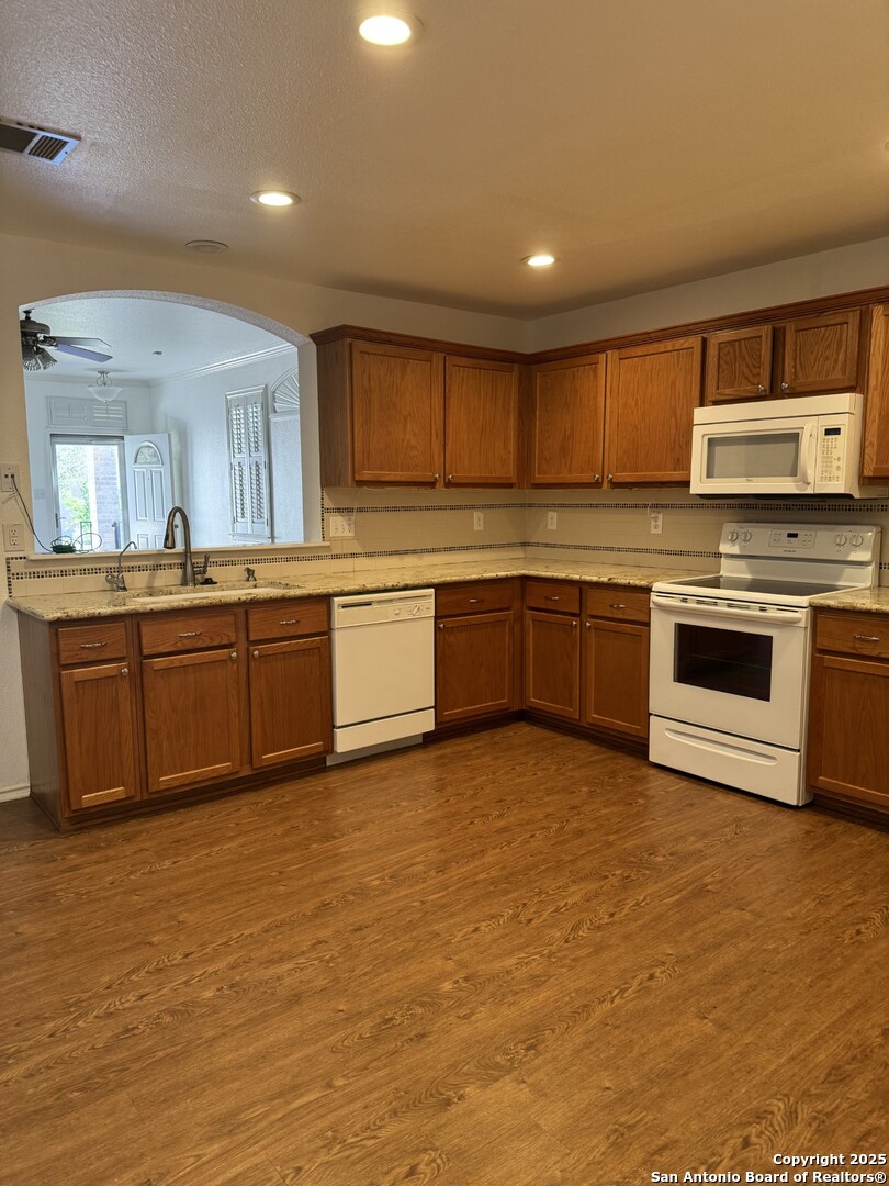 property viewer photo 9