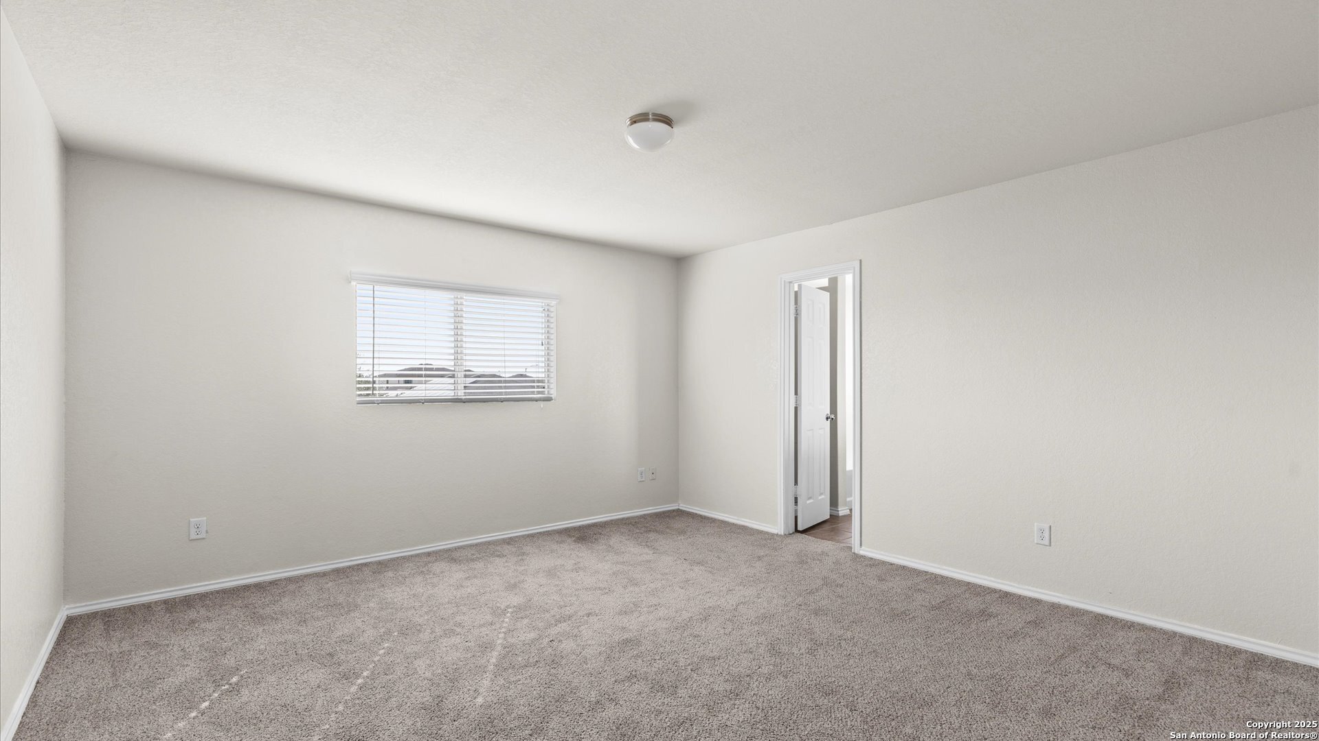 property viewer photo 15
