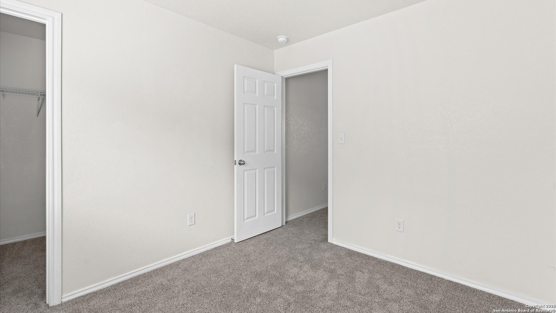property viewer photo 19