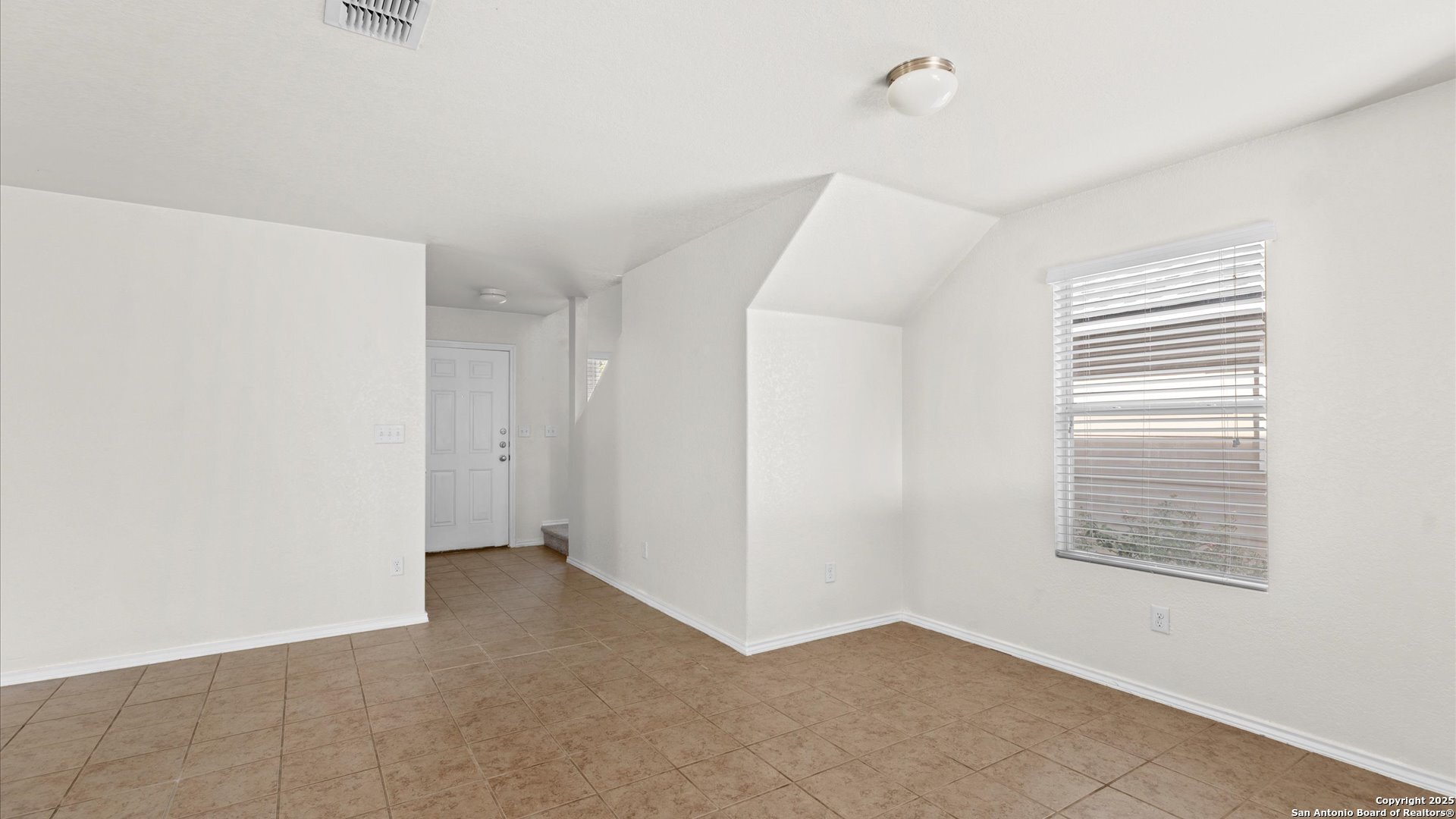 property viewer photo 2