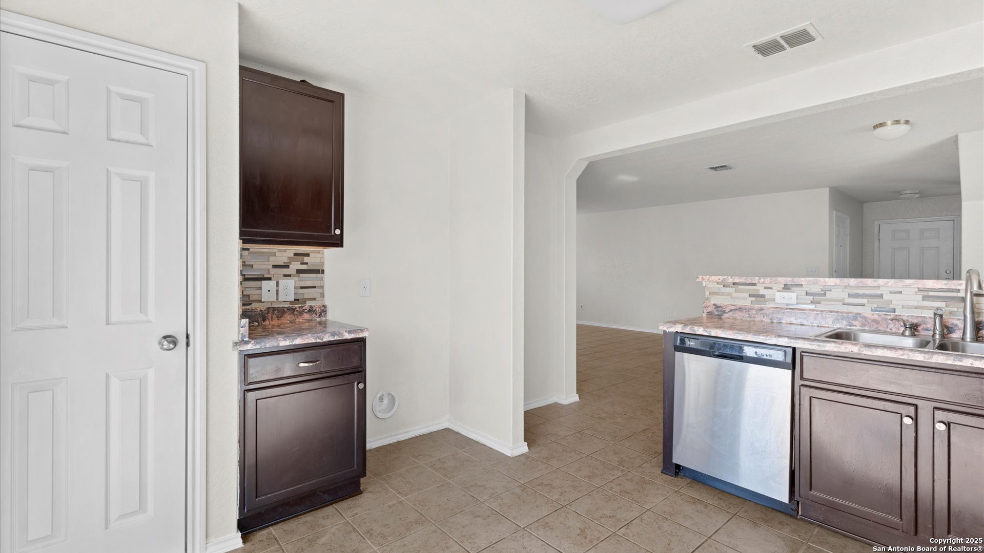 property viewer photo 7