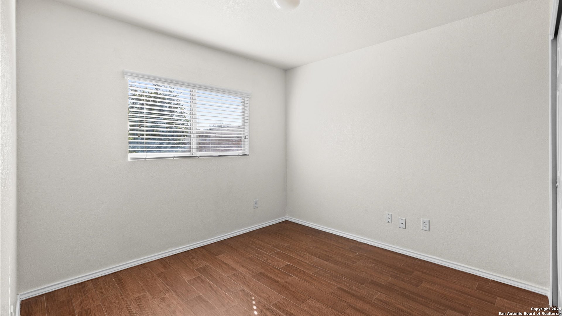 property viewer photo 8