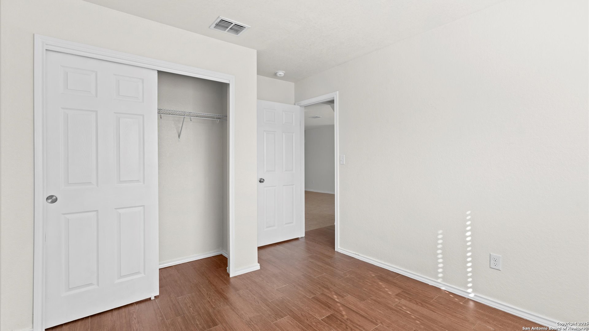 property viewer photo 9