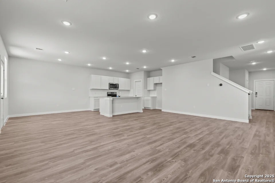 property viewer photo 5