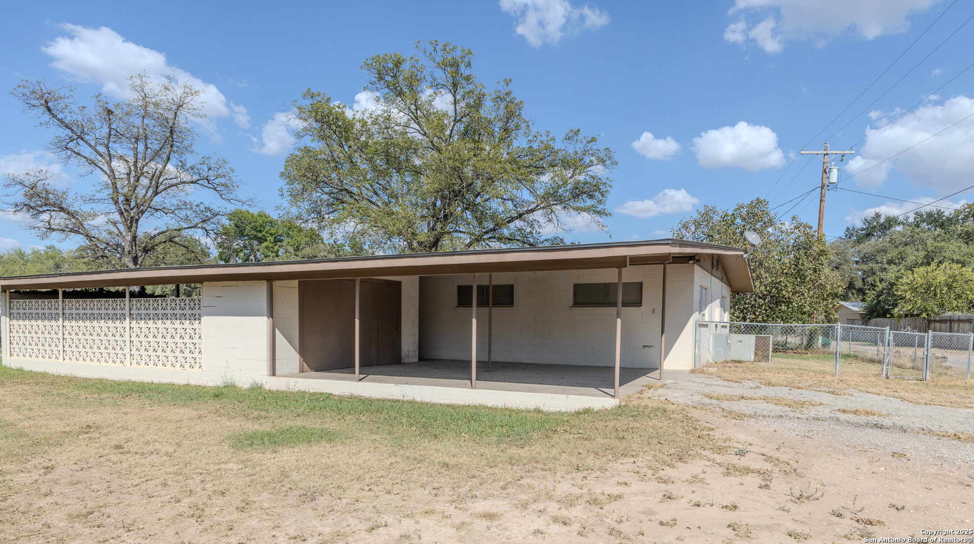 main property photo 5