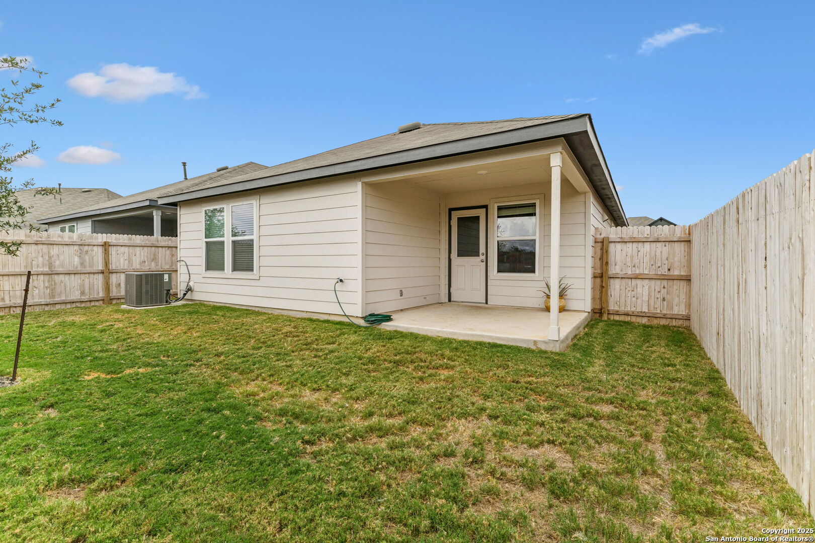 main property photo 28