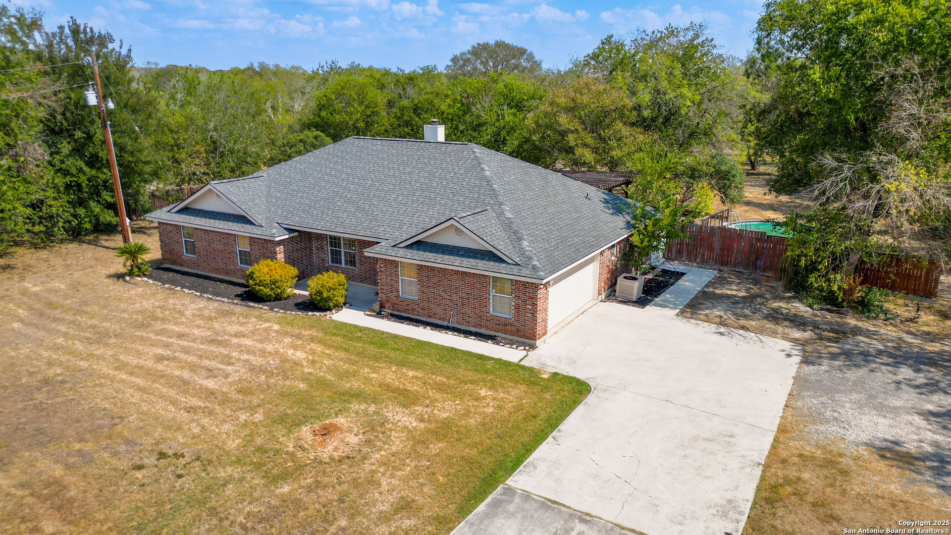 main property photo 14