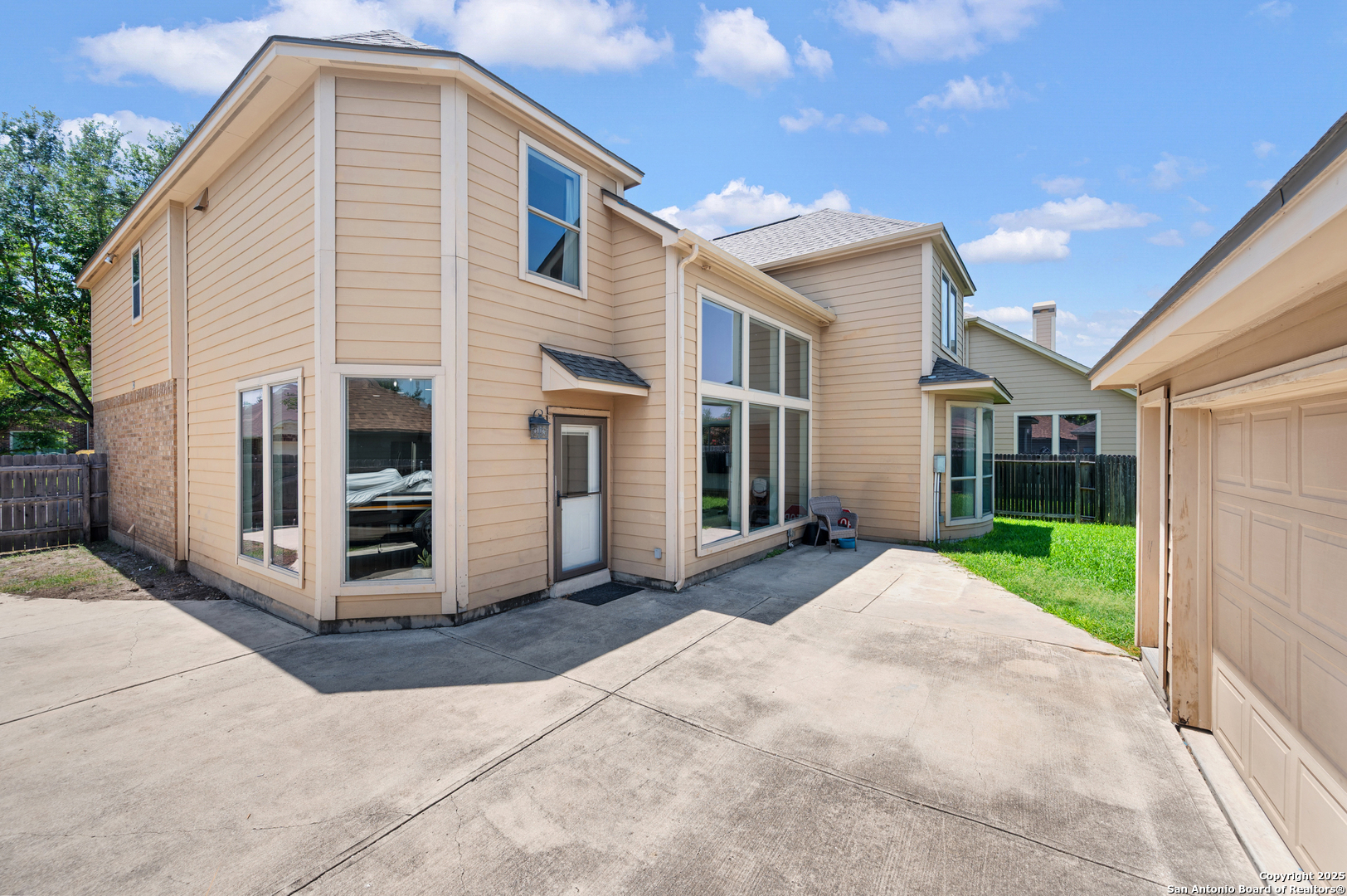 main property photo 33