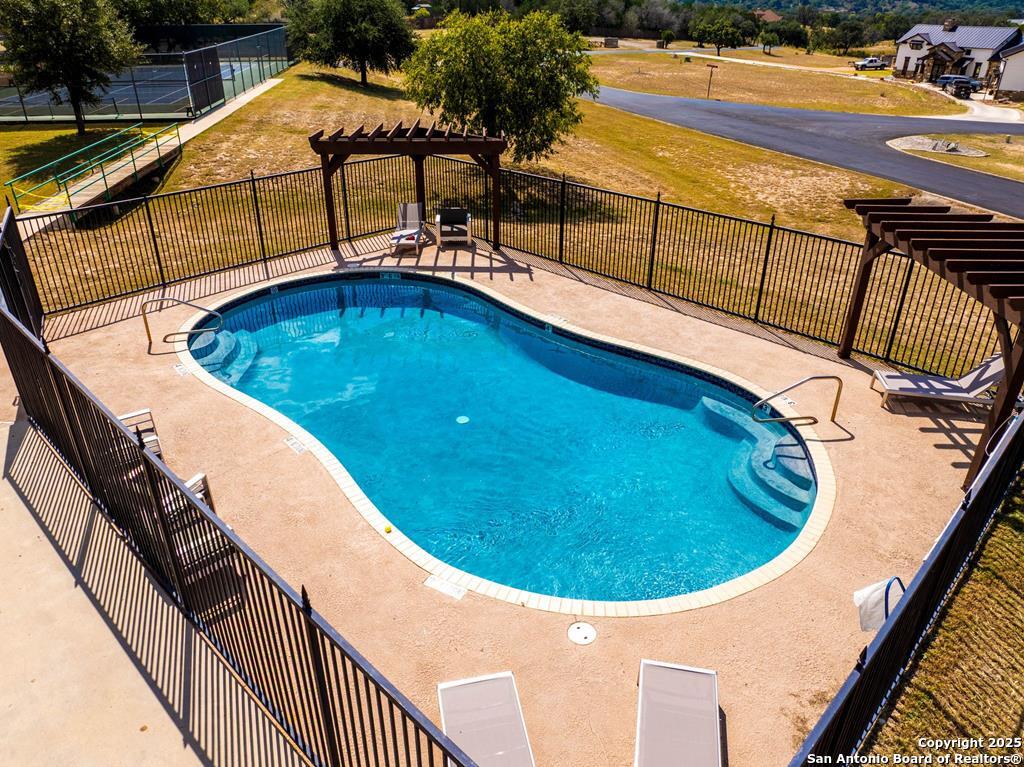 main property photo 35