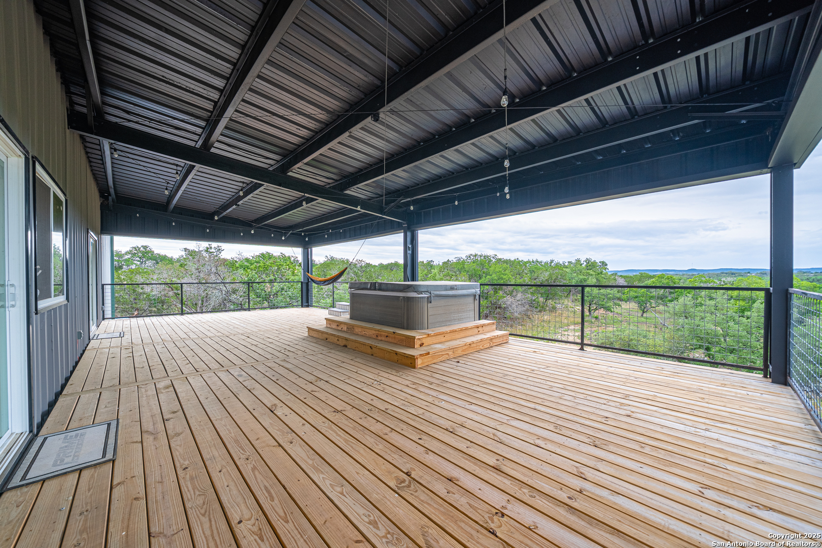 main property photo 31