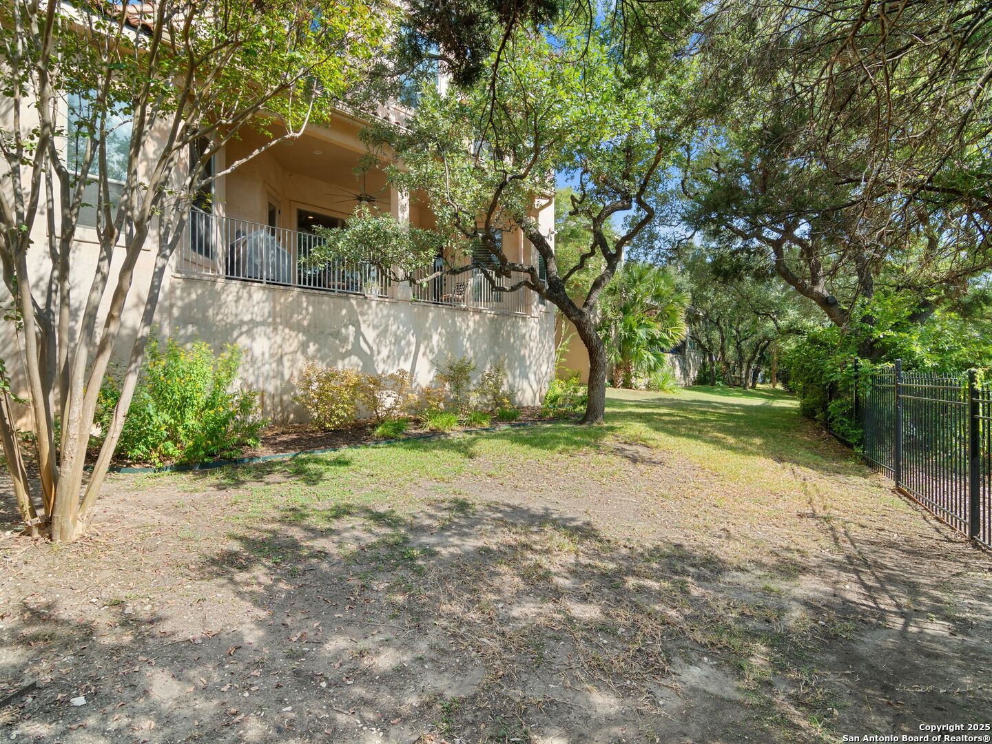 main property photo 31