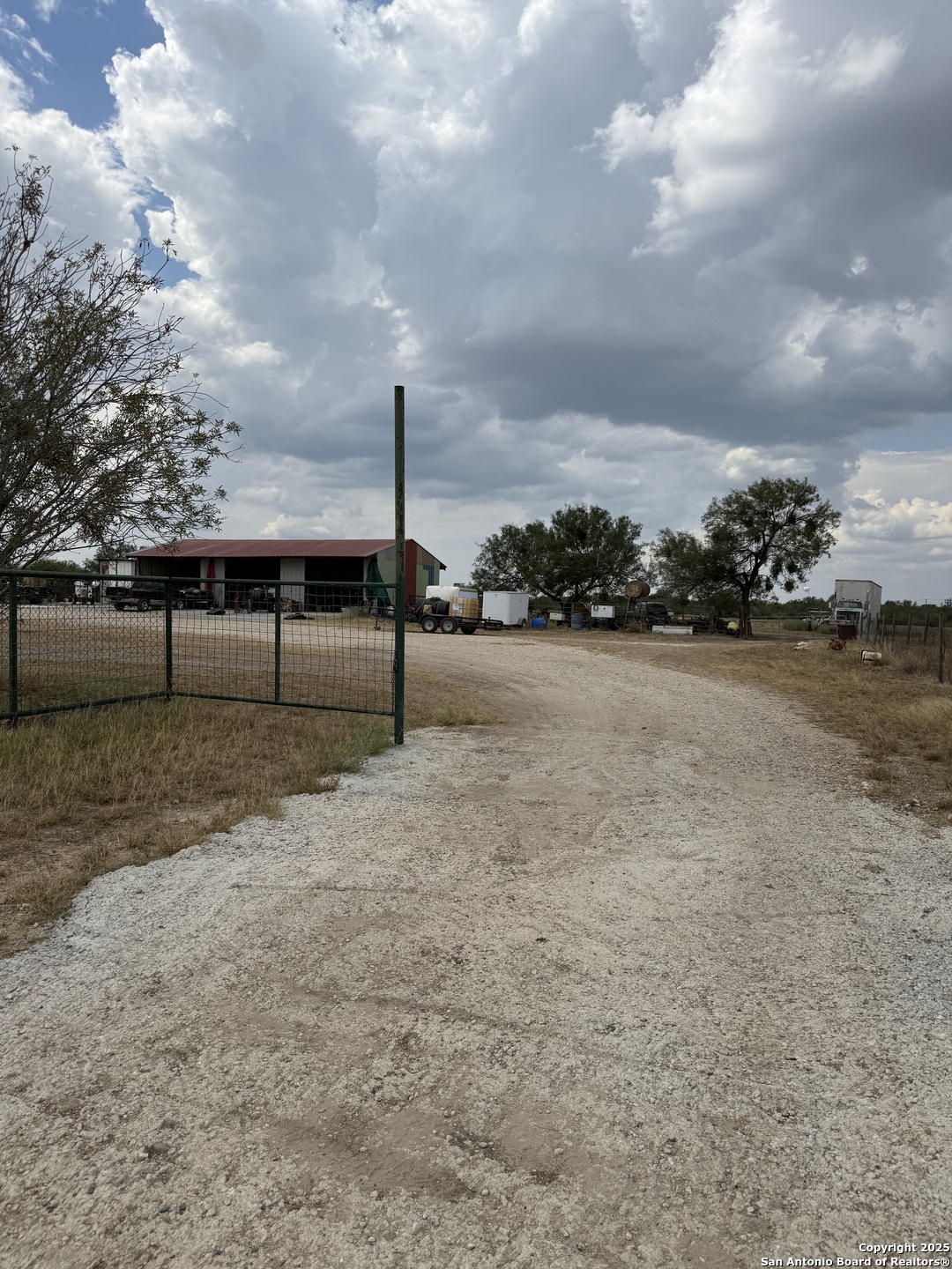 main property photo 13